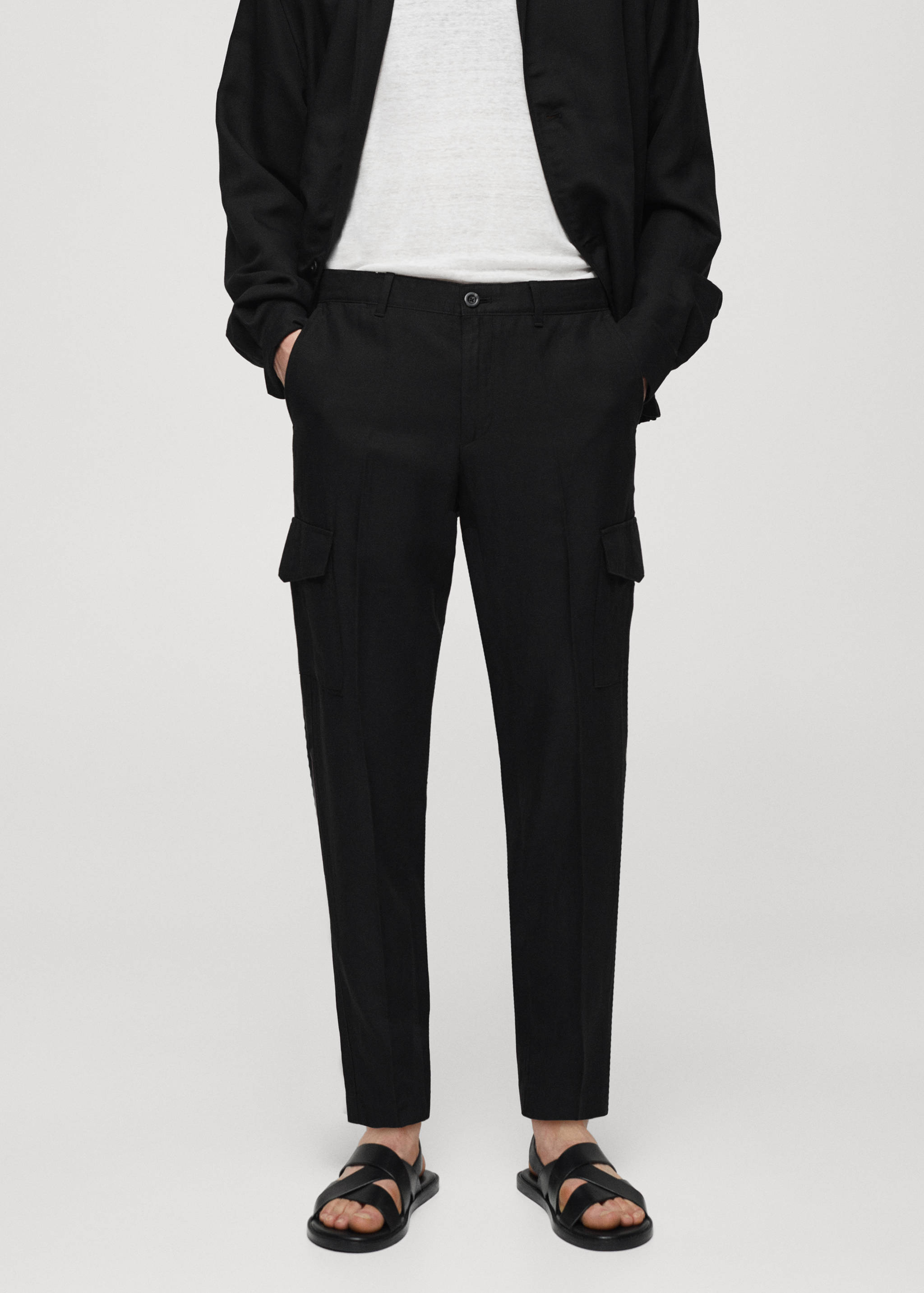 Pantalón cargo mezcla lino - Plano medio