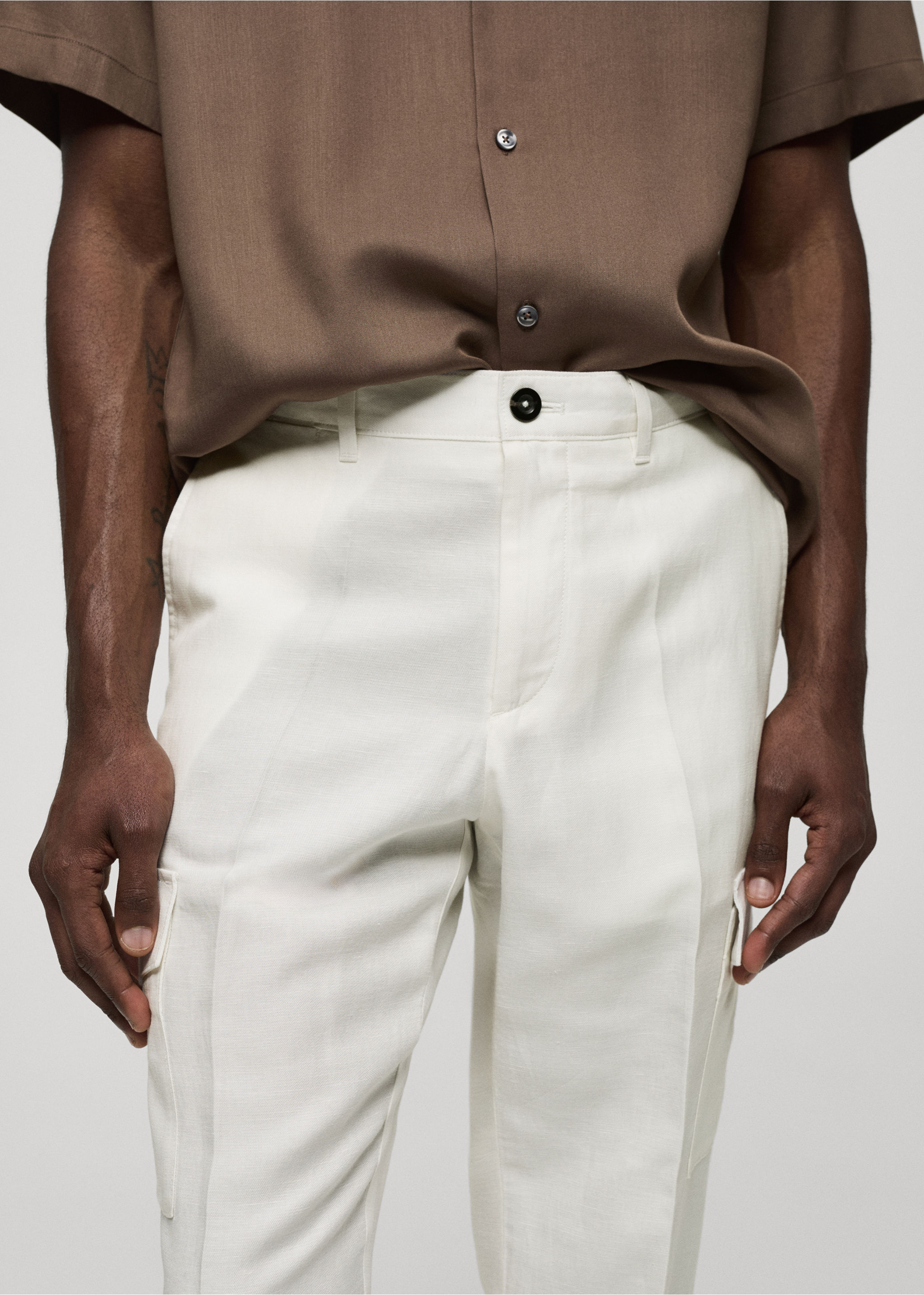 Linen-blend cargo trousers - Details of the article 1