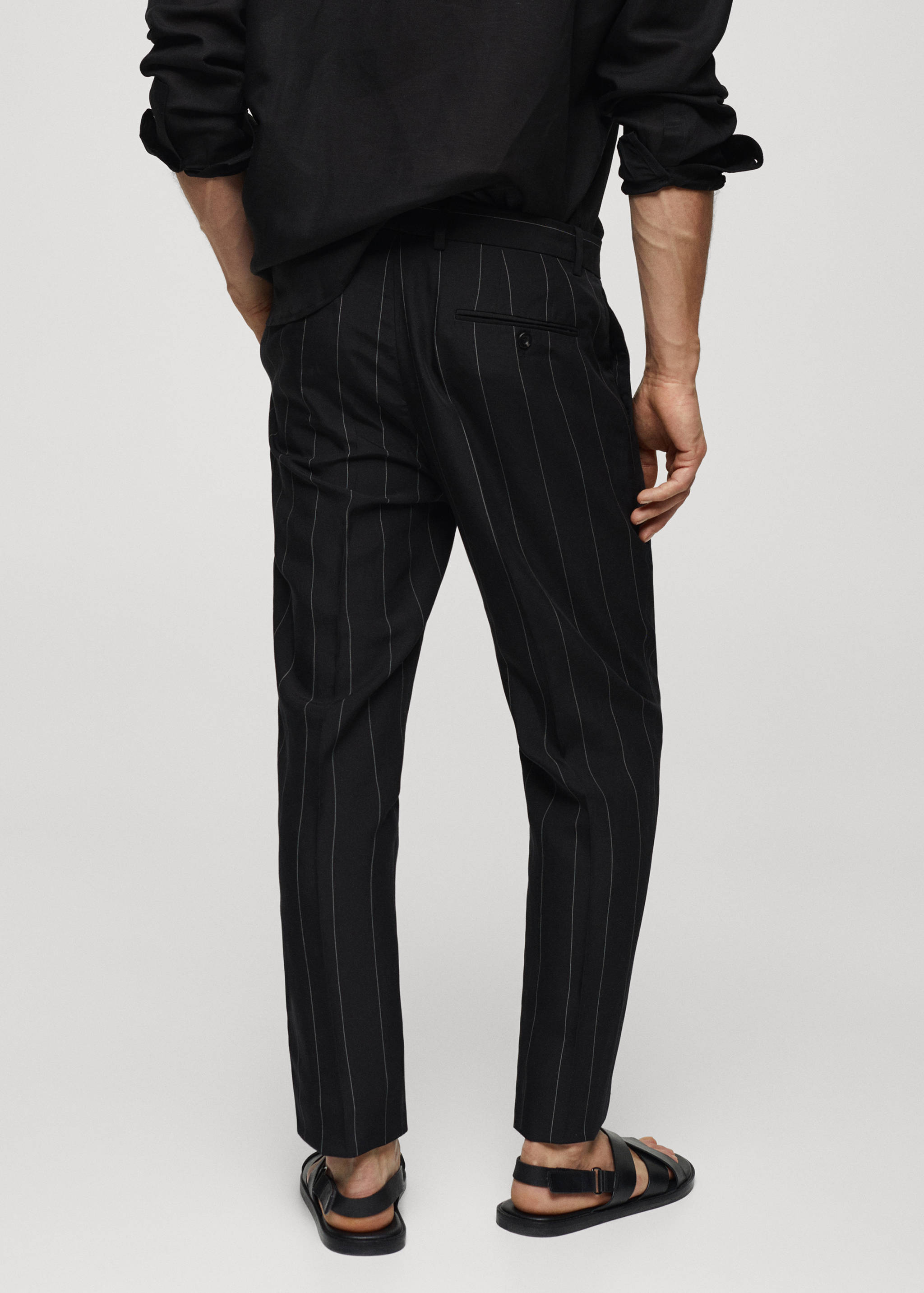 Slim-fit linen pants with pinstripes - Reverse of the article