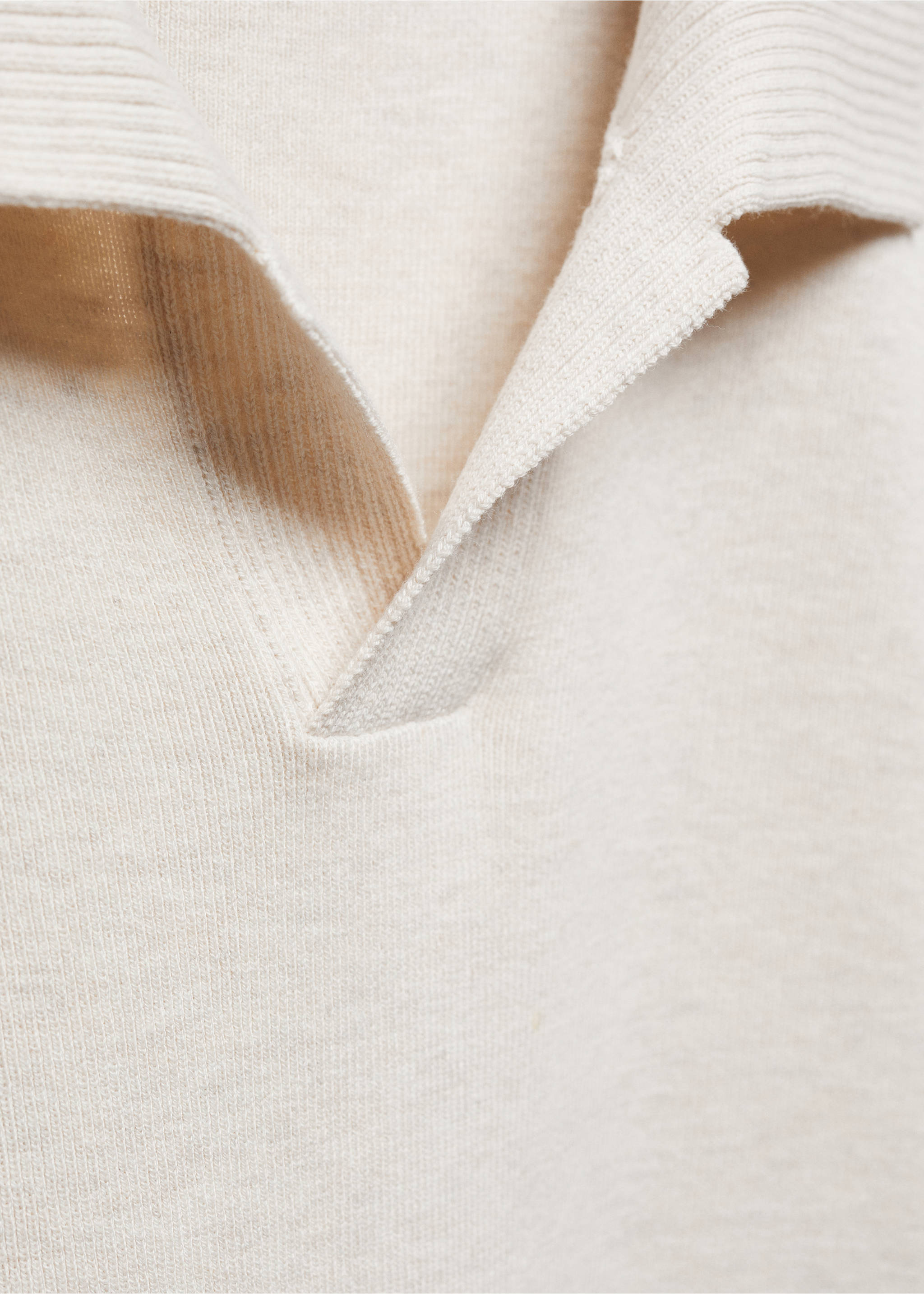 Fine-knit cotton polo shirt - Details of the article 8, Sand. Ref: 67047701-00.