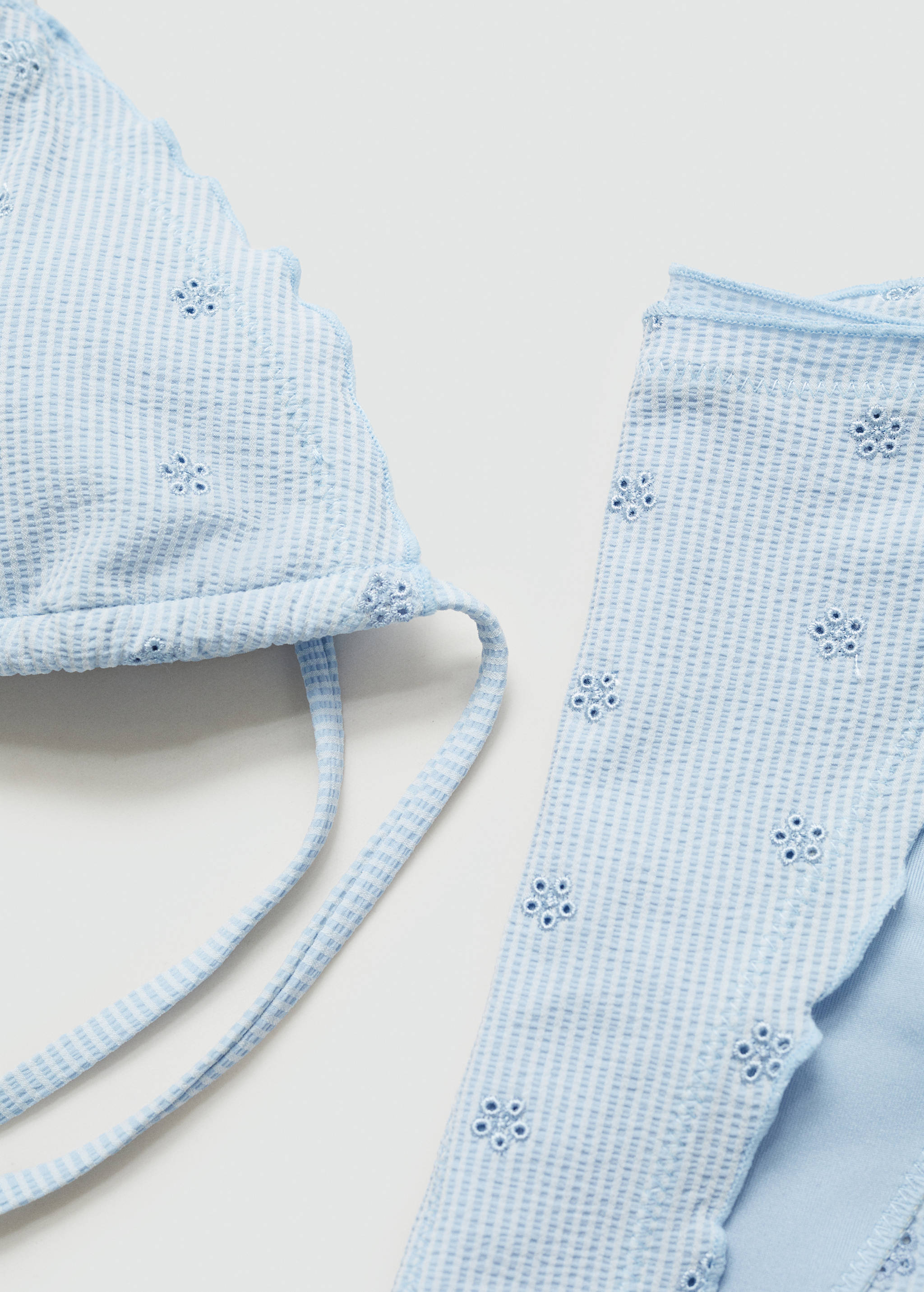 Flower-embroidered bikini - Details of the article 8