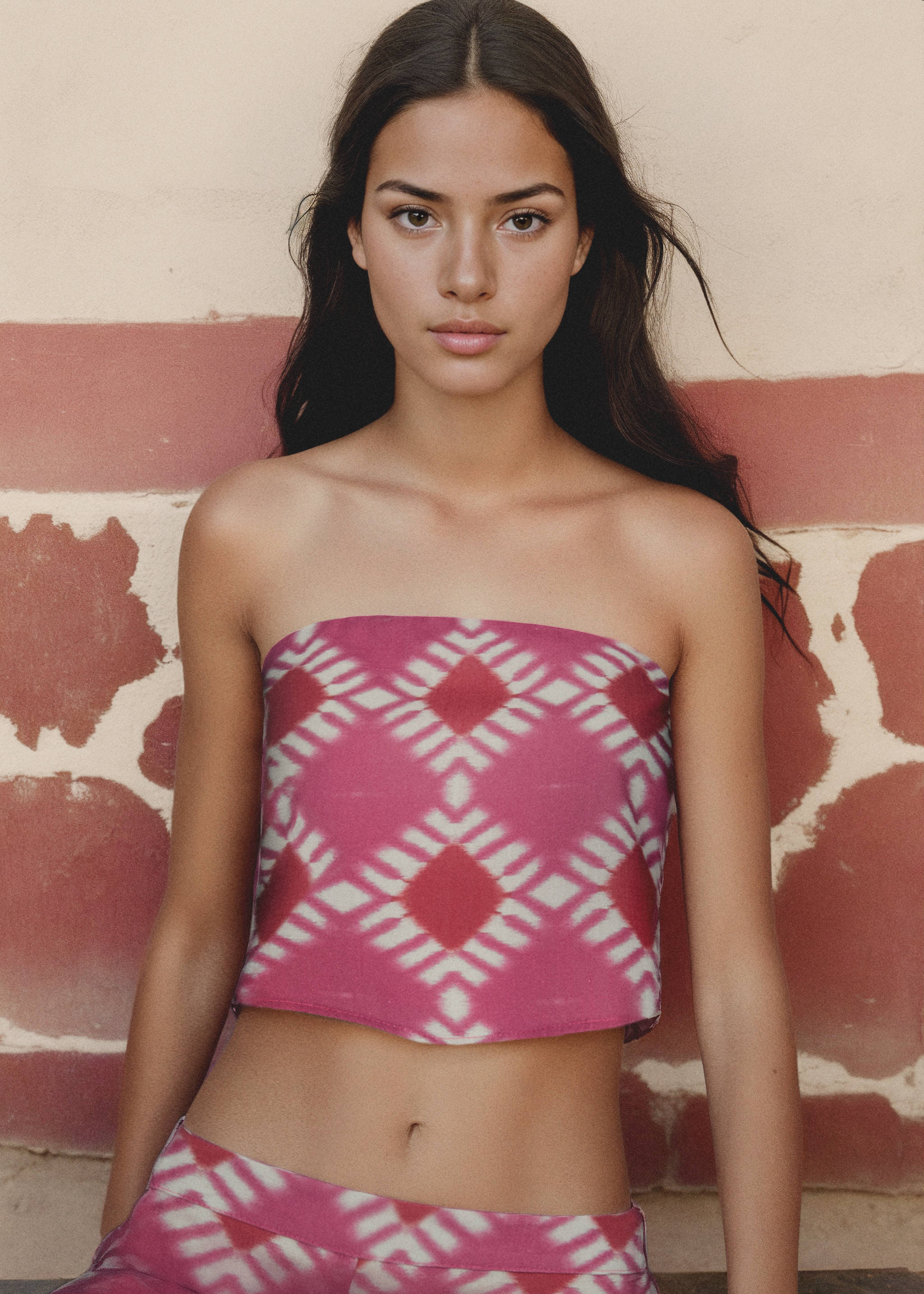 Top mit geometrischem Print - Detail des Artikels 5, Kirschrot. Ref: 67049232-00.