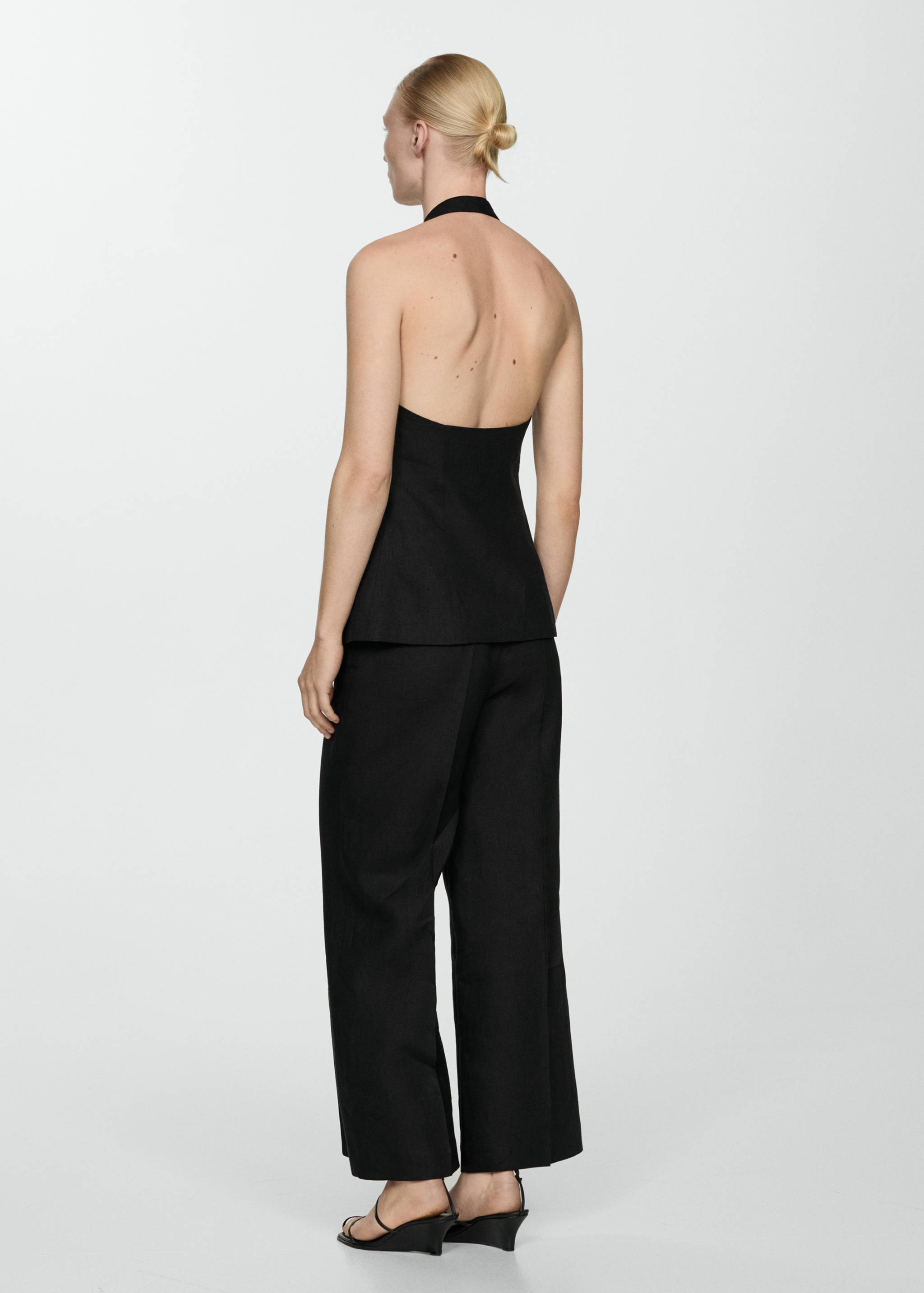 100% linen trousers with pleats - Reverse of the article