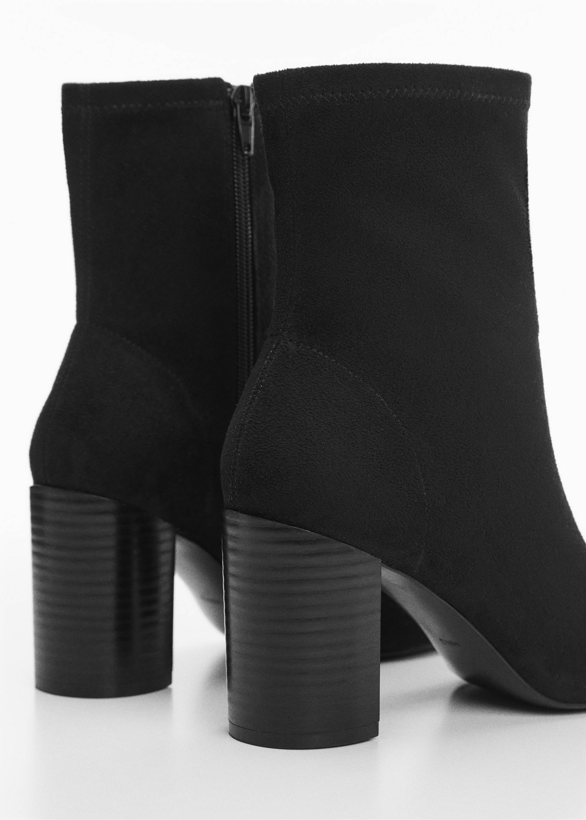 Round-toe heeled ankle boots - Details of the article 1