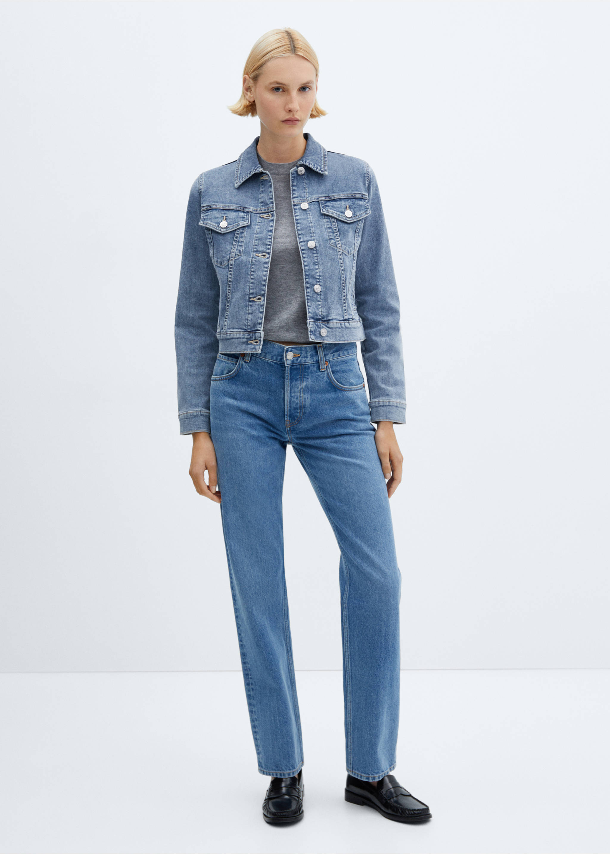 Jeansjacke mit Taschen - Allgemeine Ansicht, Mittelblau. Ref: 67050295-00.