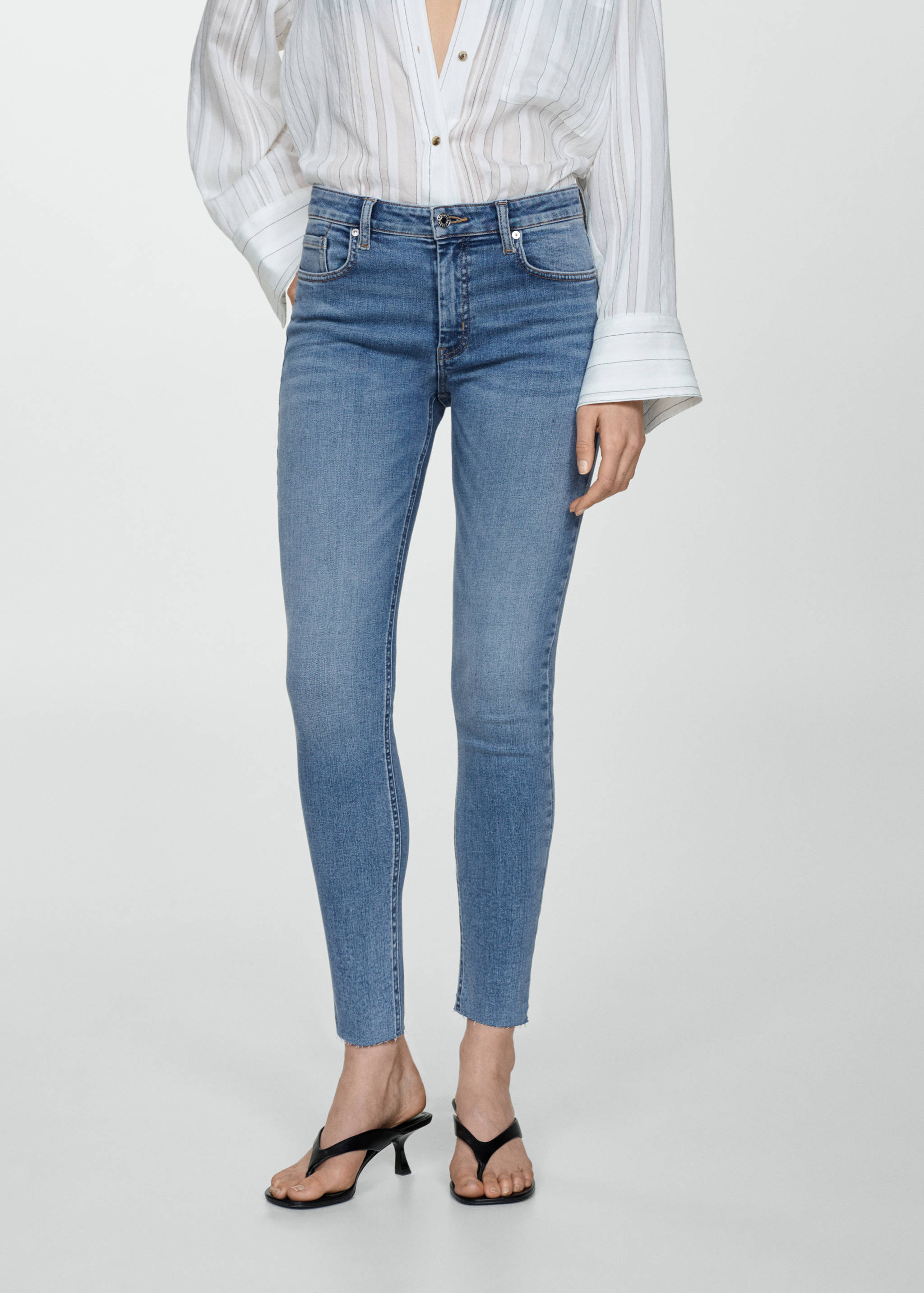 Skinny-Jeans in Cropped-Länge - Mittlere Ansicht