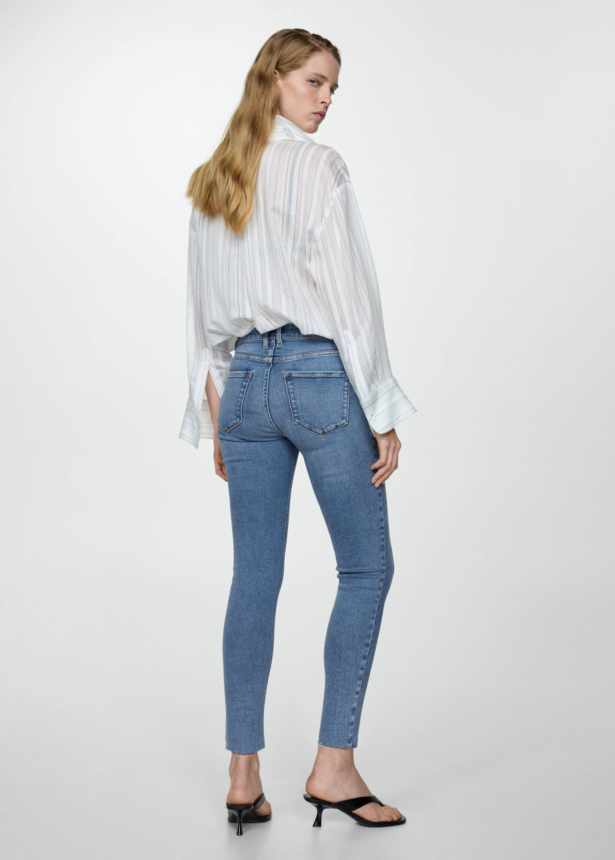Skinny-Jeans in Cropped-Länge - Rückseite des Artikels