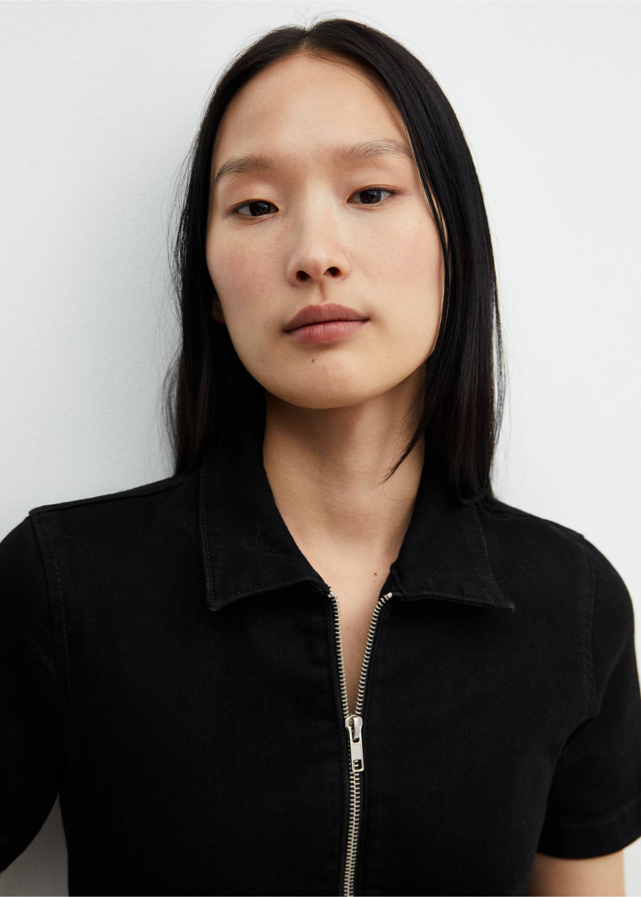 Jeans-Jumpsuit mit Reißverschluss - Detail des Artikels 1, Black denim. Ref: 67050351-00.