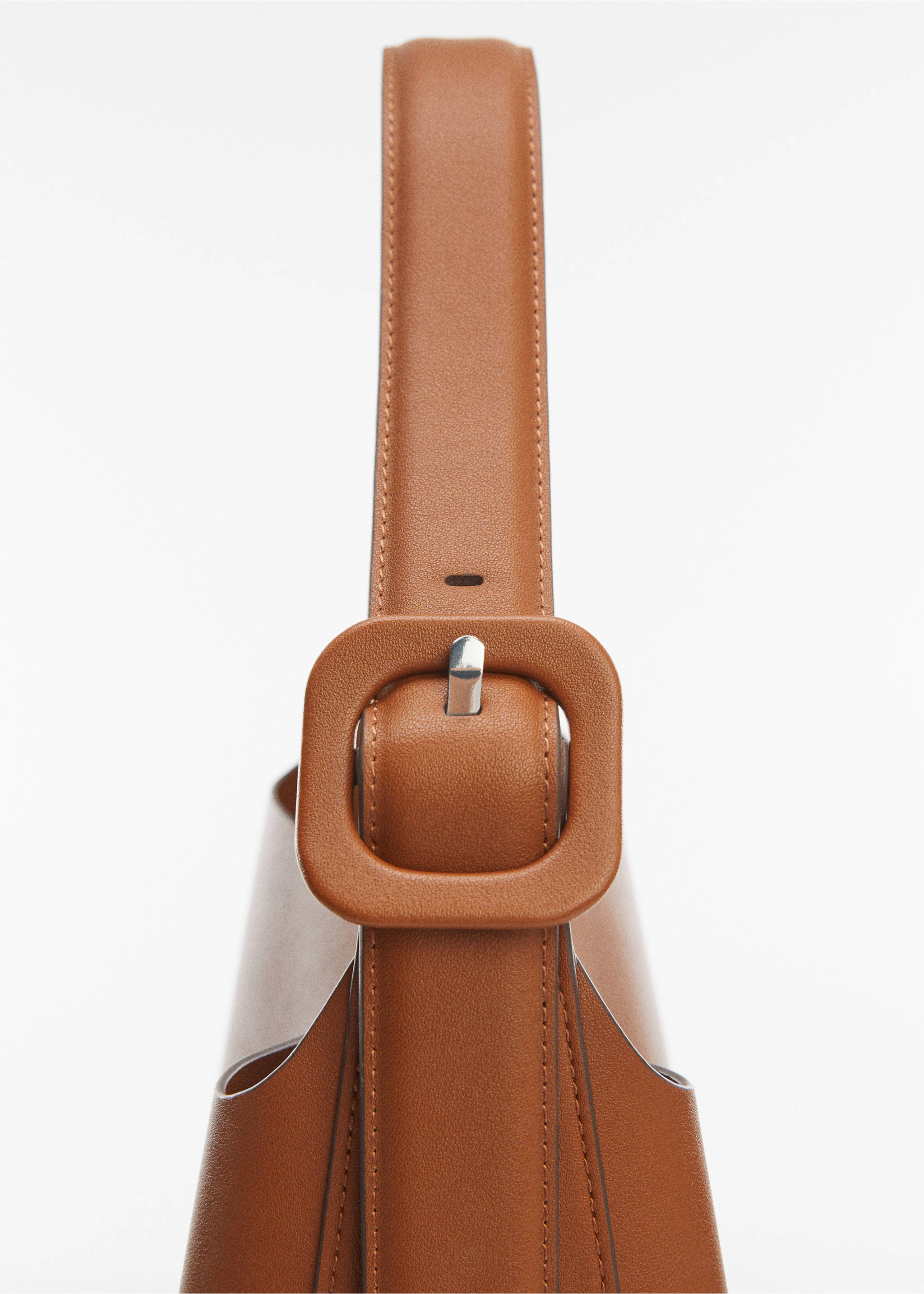 Shopper bag with buckle - Details of the article 2, Leather. Ref: 67050436-00.
