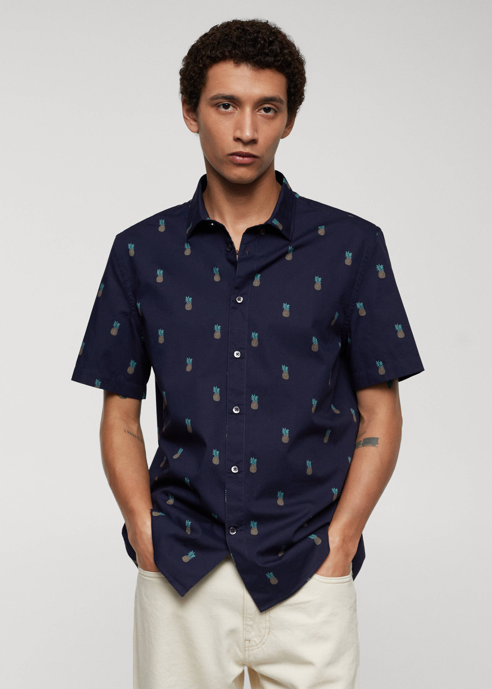 100% cotton shirt with pineapple print - Medium plane