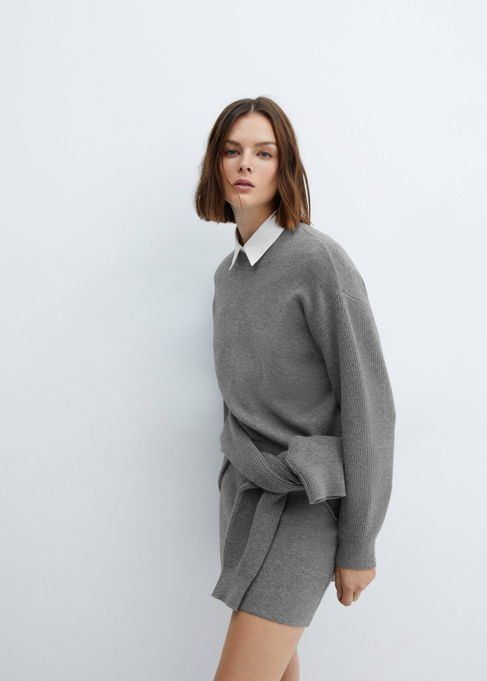 Round-neck knitted sweater - Details of the article 2