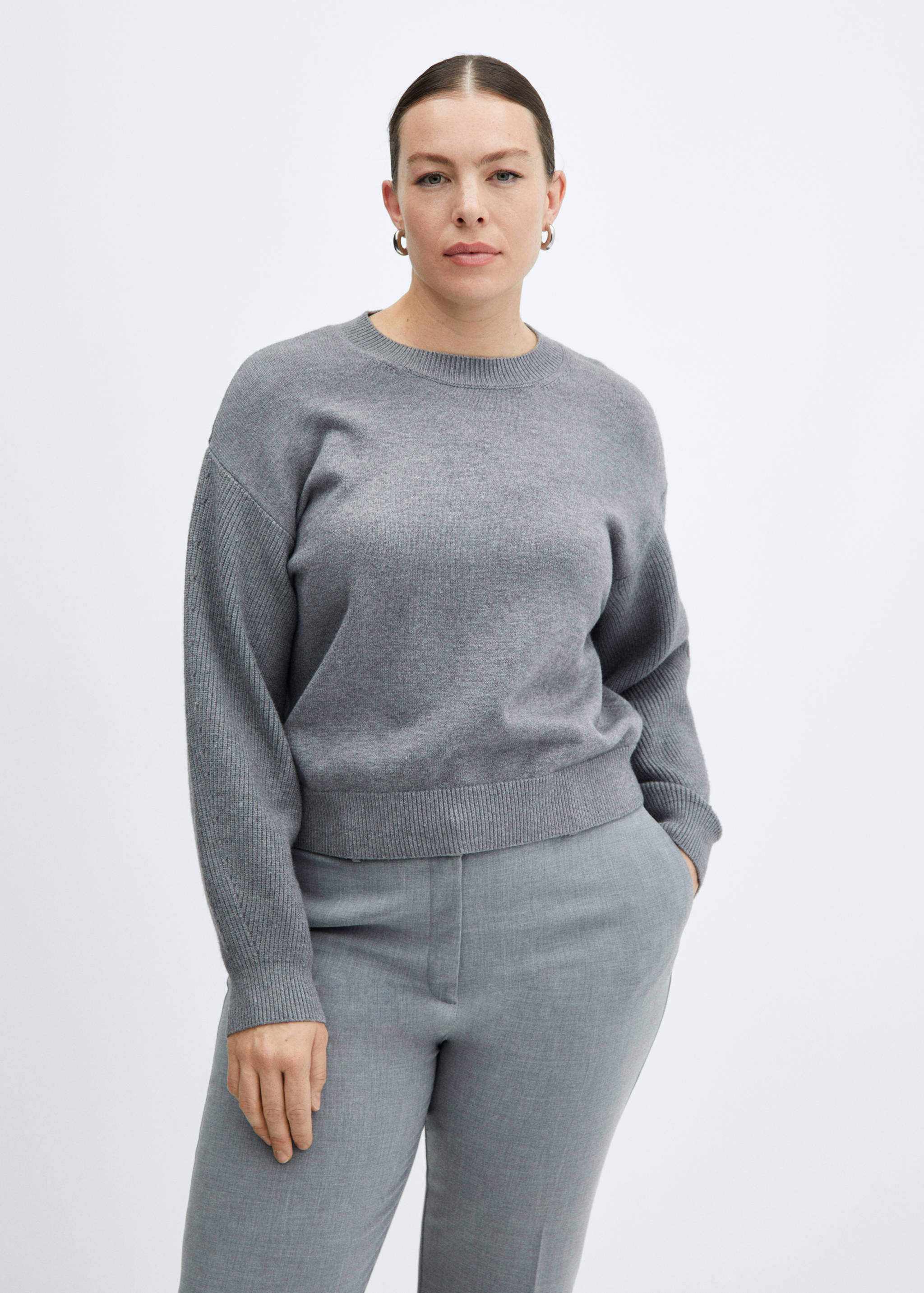Round-neck knitted sweater - Details of the article 5