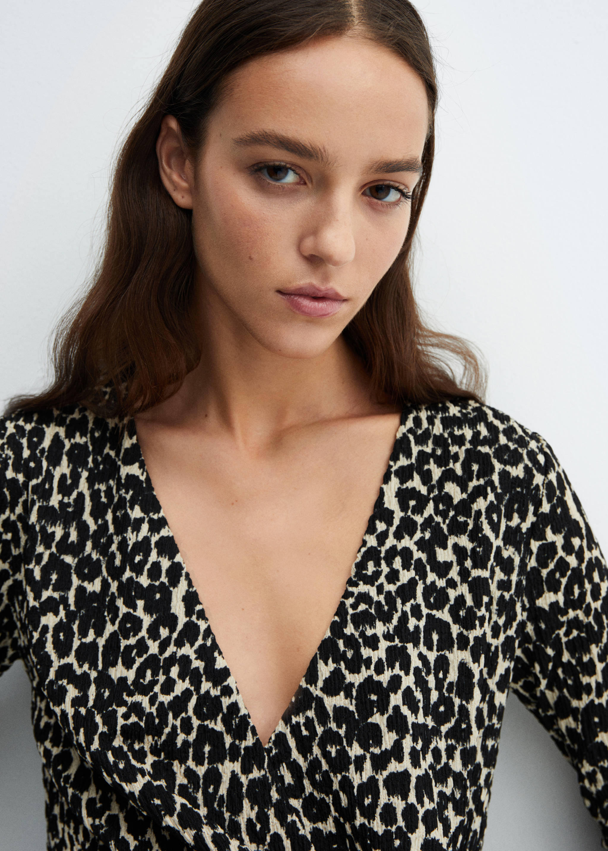 Texturiertes Animal-Print-Kleid - Detail des Artikels 1