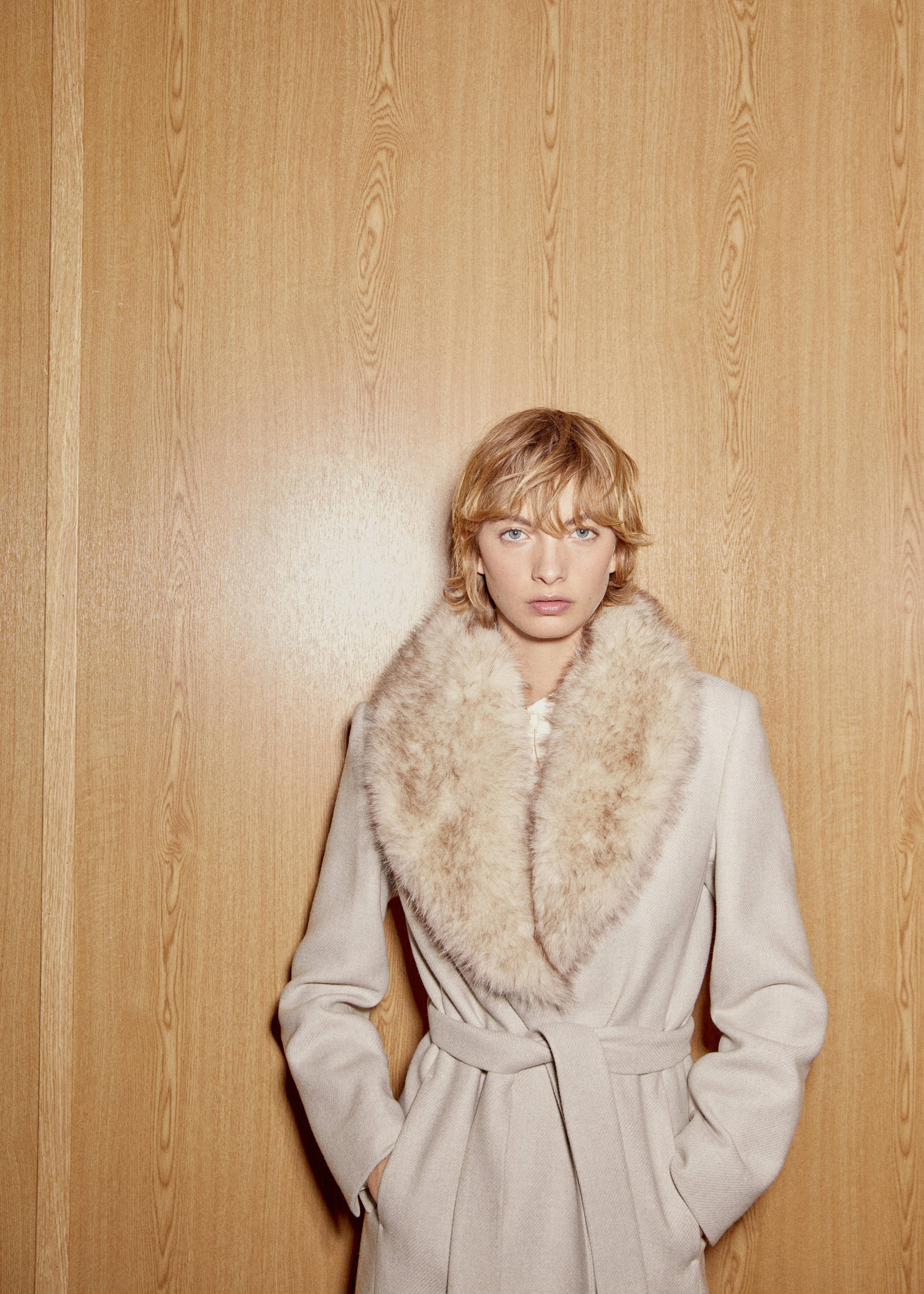 Manteco wool coat with detachable faux fur collar - Details of the article 9