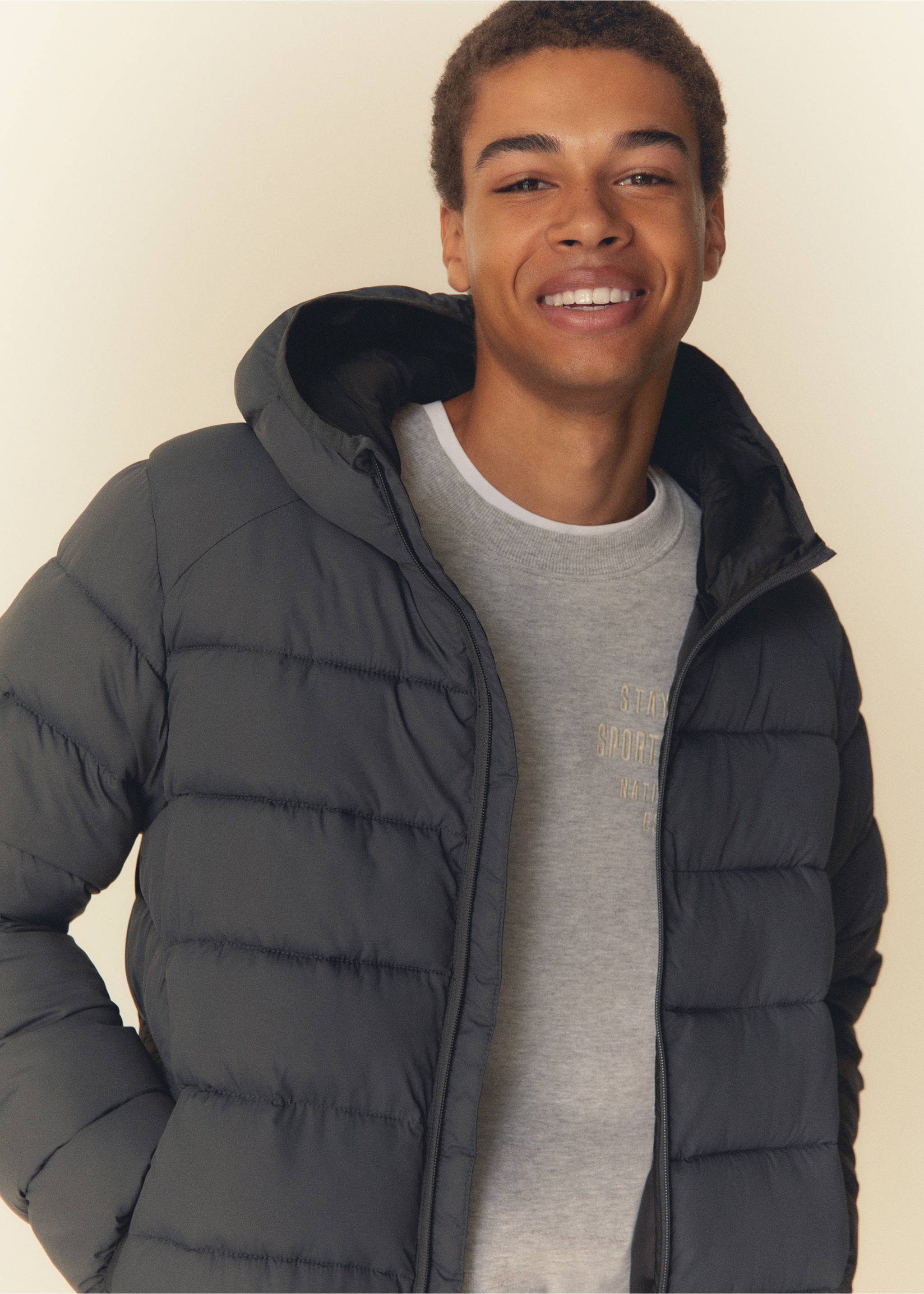 Quilted jacket - Details of the article 6, Charcoal. Ref: 67050470-00.