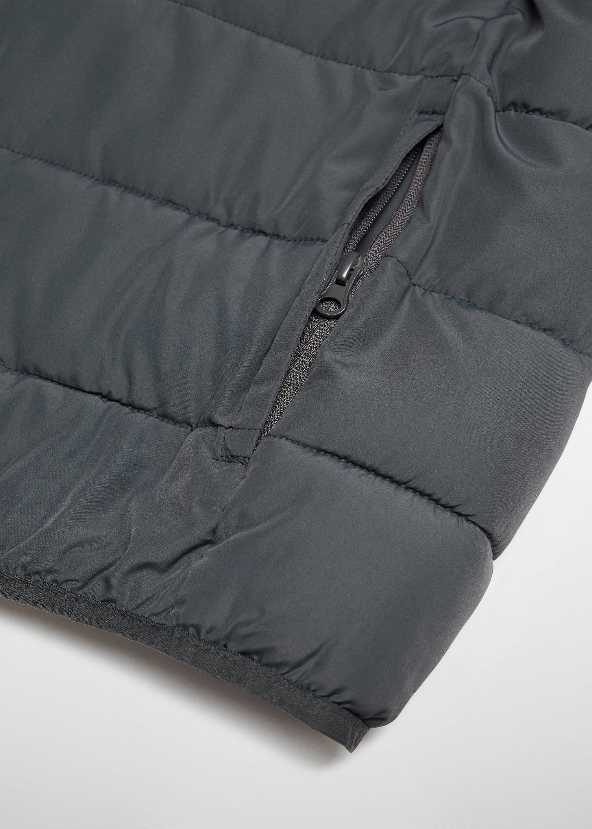 Quilted jacket - Details of the article 8, Charcoal. Ref: 67050470-00.