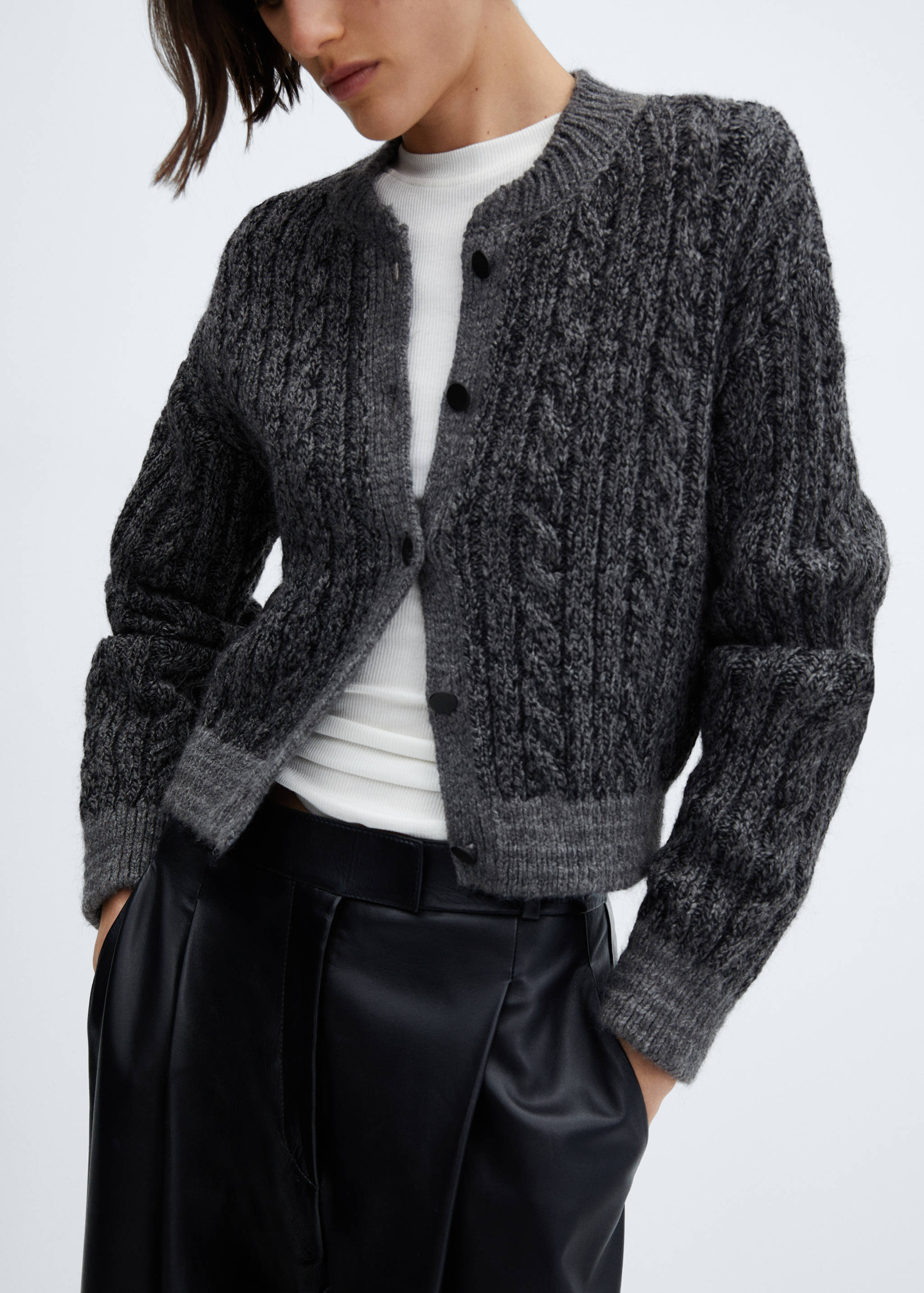 Button knit cardigan - Details of the article 3