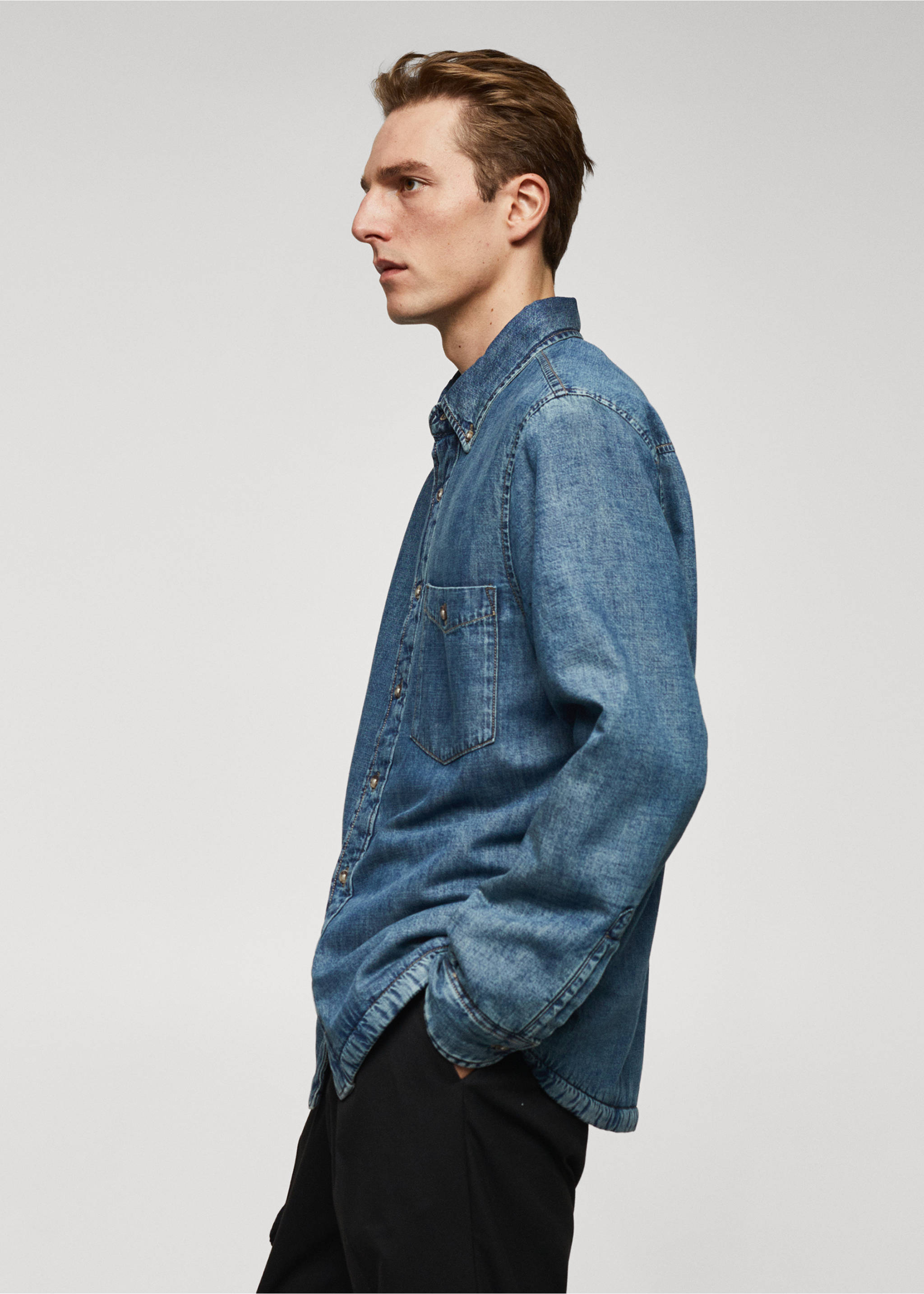 Quilted denim overshirt - Details of the article 2, Medium Vintage Blue. Ref: 67050621-00.