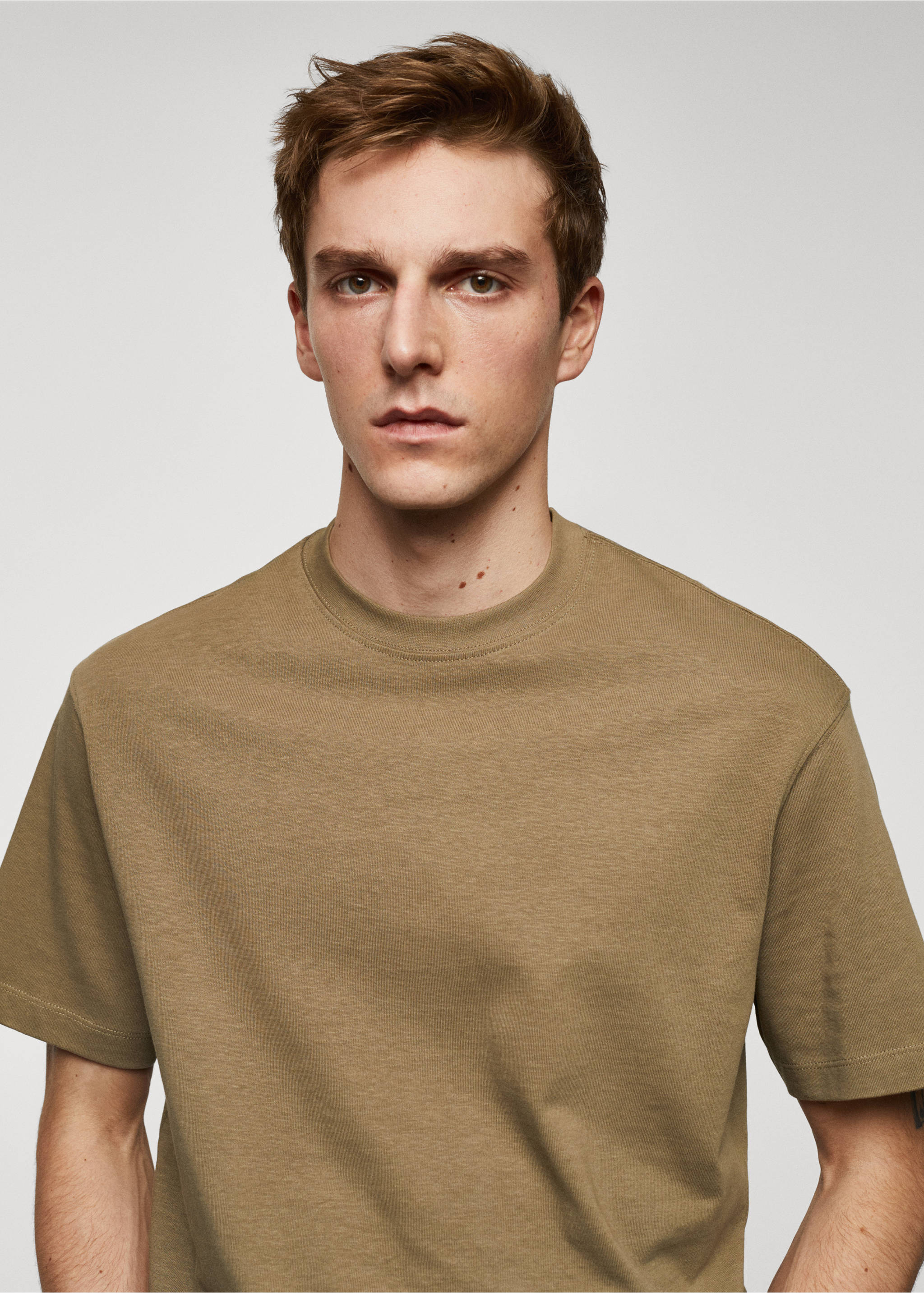 Basic 100% cotton relaxed-fit t-shirt - Details of the article 1, Medium Brown. Ref: 67050644-00.