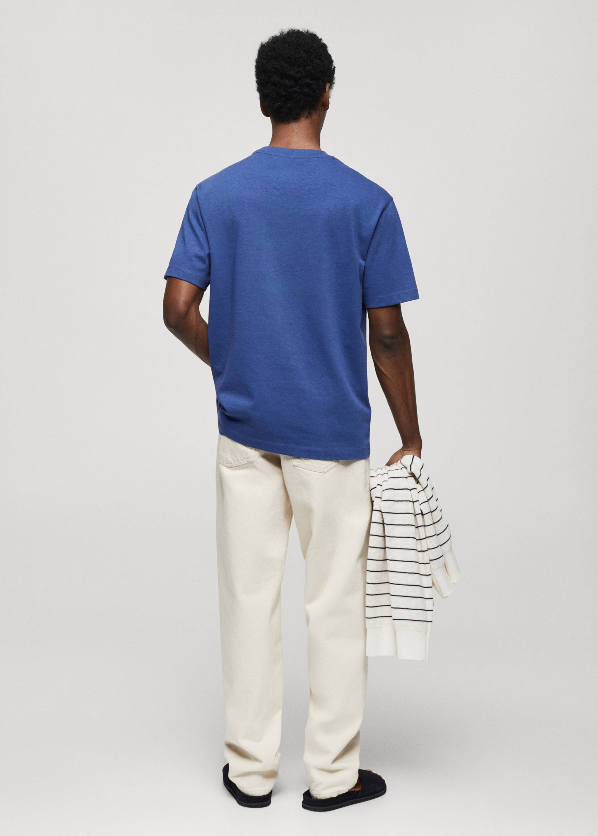 Camiseta básica 100% algodón relaxed fit - Reverso del artículo