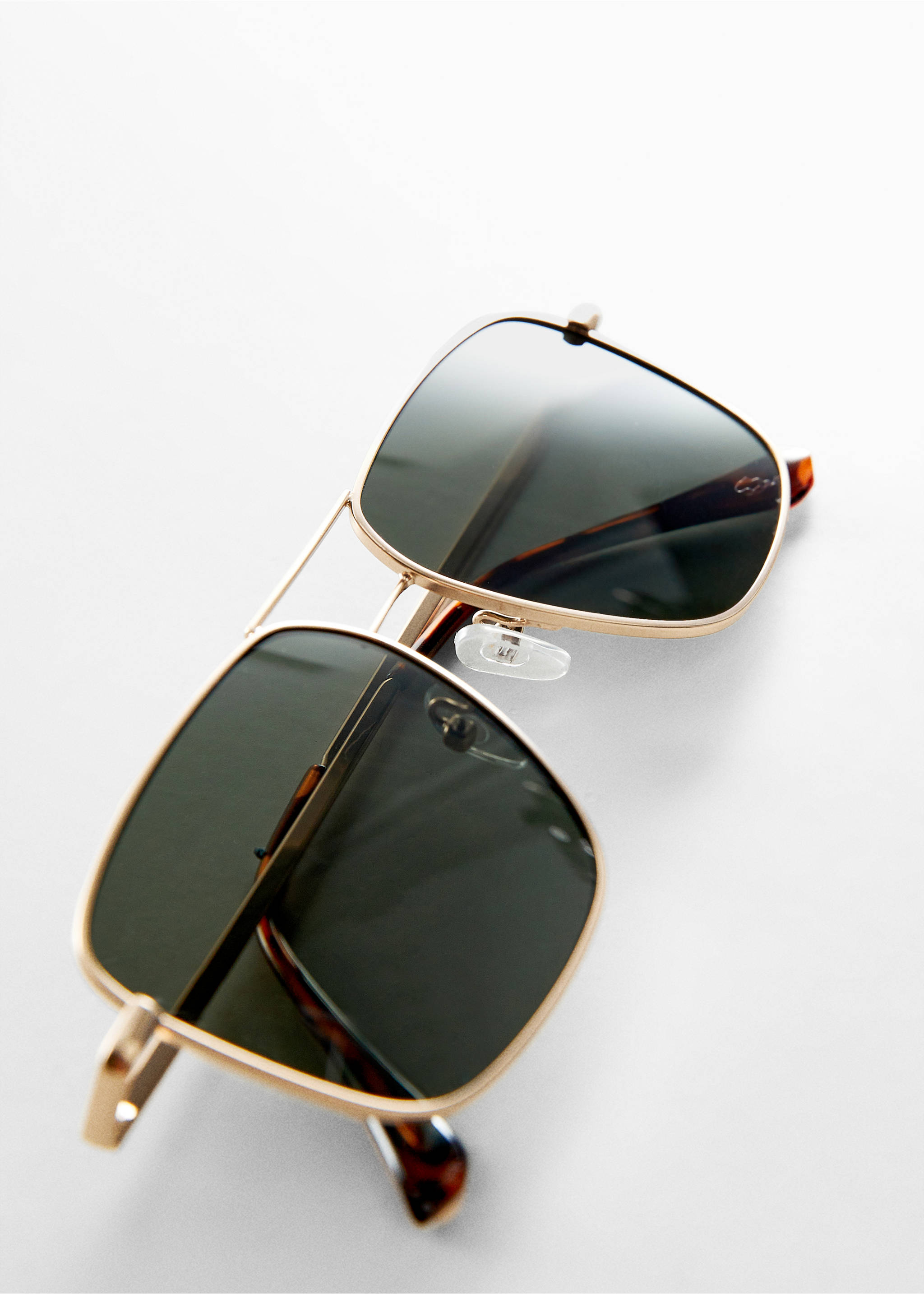 Aviator sunglasses - Details of the article 5, Gold. Ref: 67050646-00.