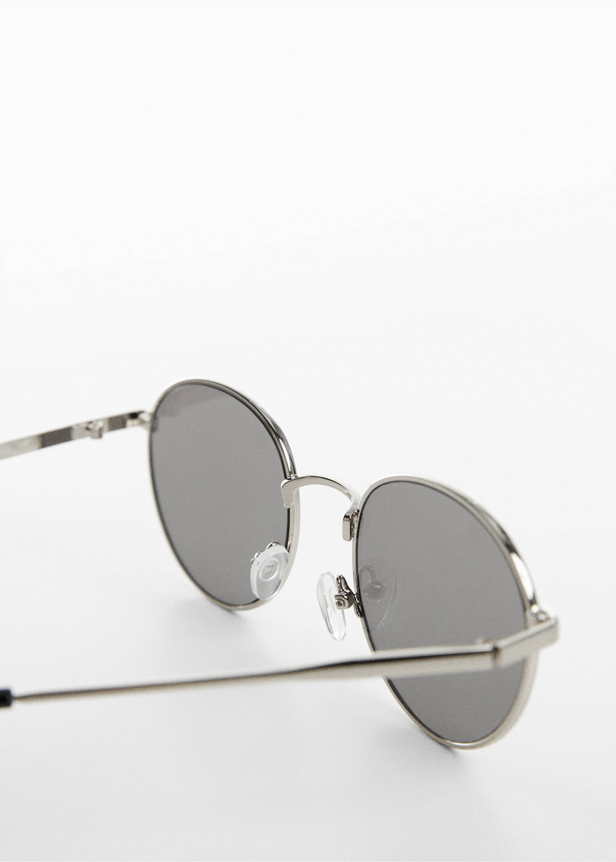 Round Metal Sunglasses - Details of the article 1, Silver. Ref: 67050647-00.
