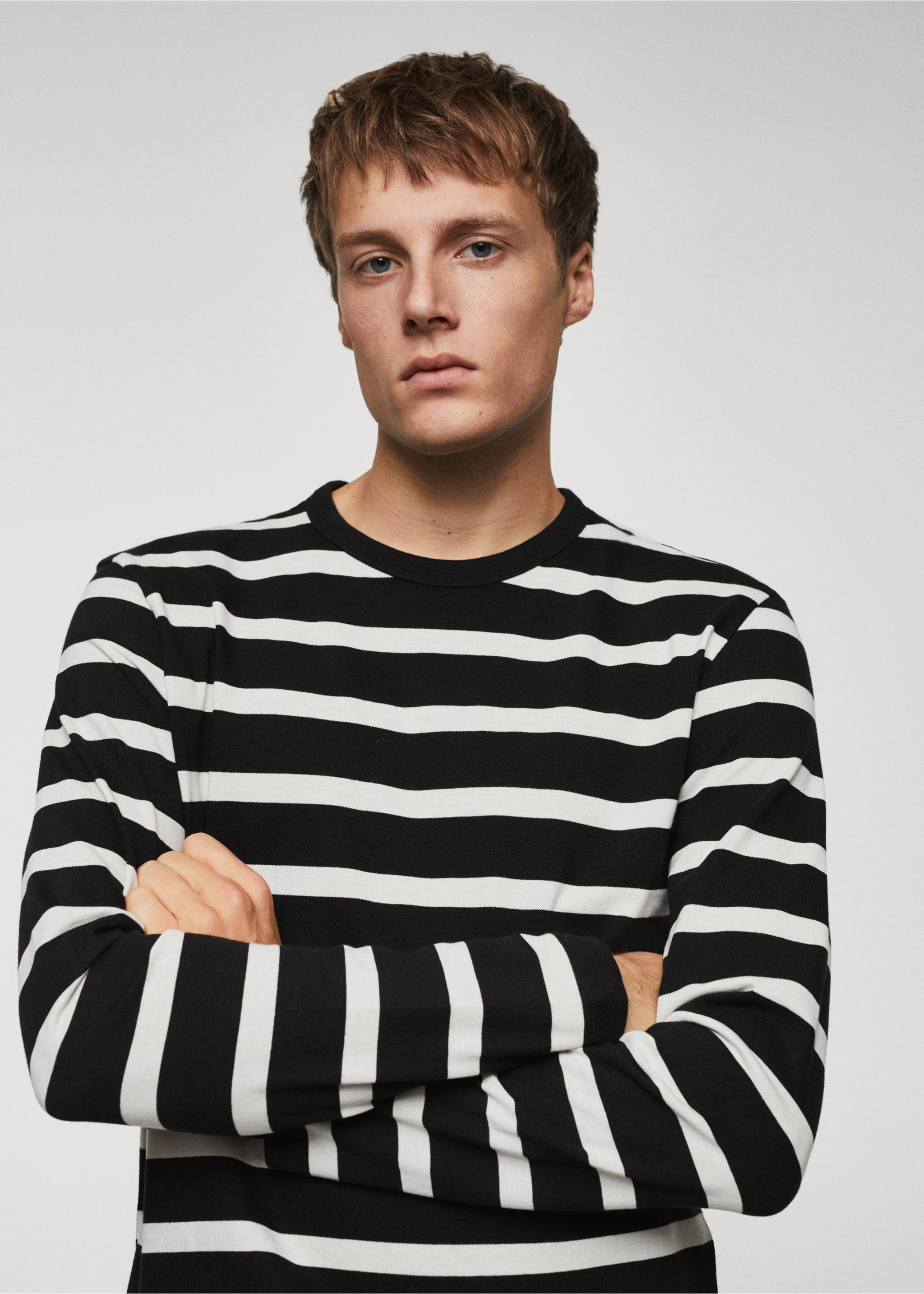 Striped long sleeves t-shirt - Details of the article 1, Black. Ref: 67050648-00.