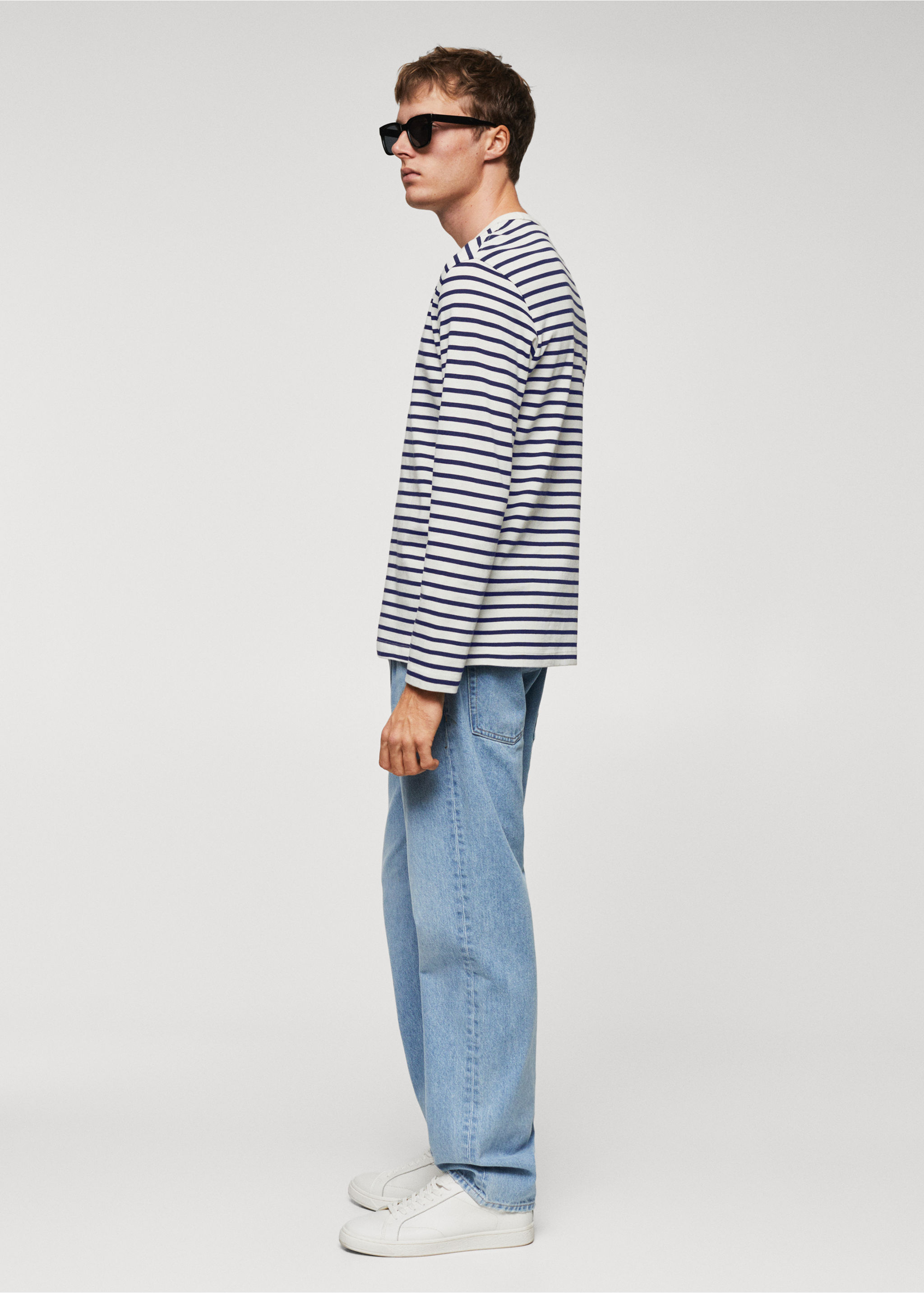 Striped long sleeves t-shirt - Details of the article 2