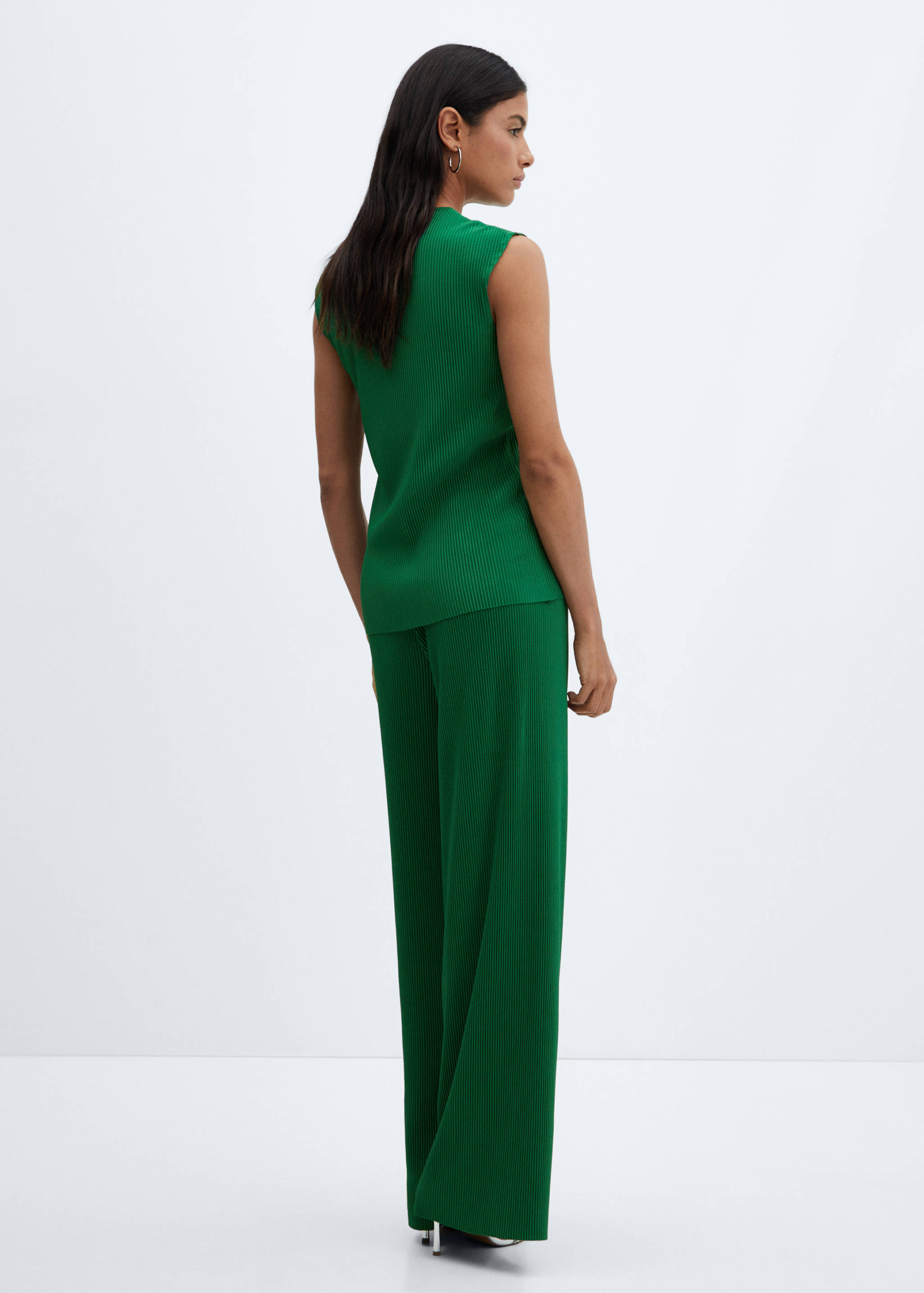 Pleated palazzo pants - Reverse of the article