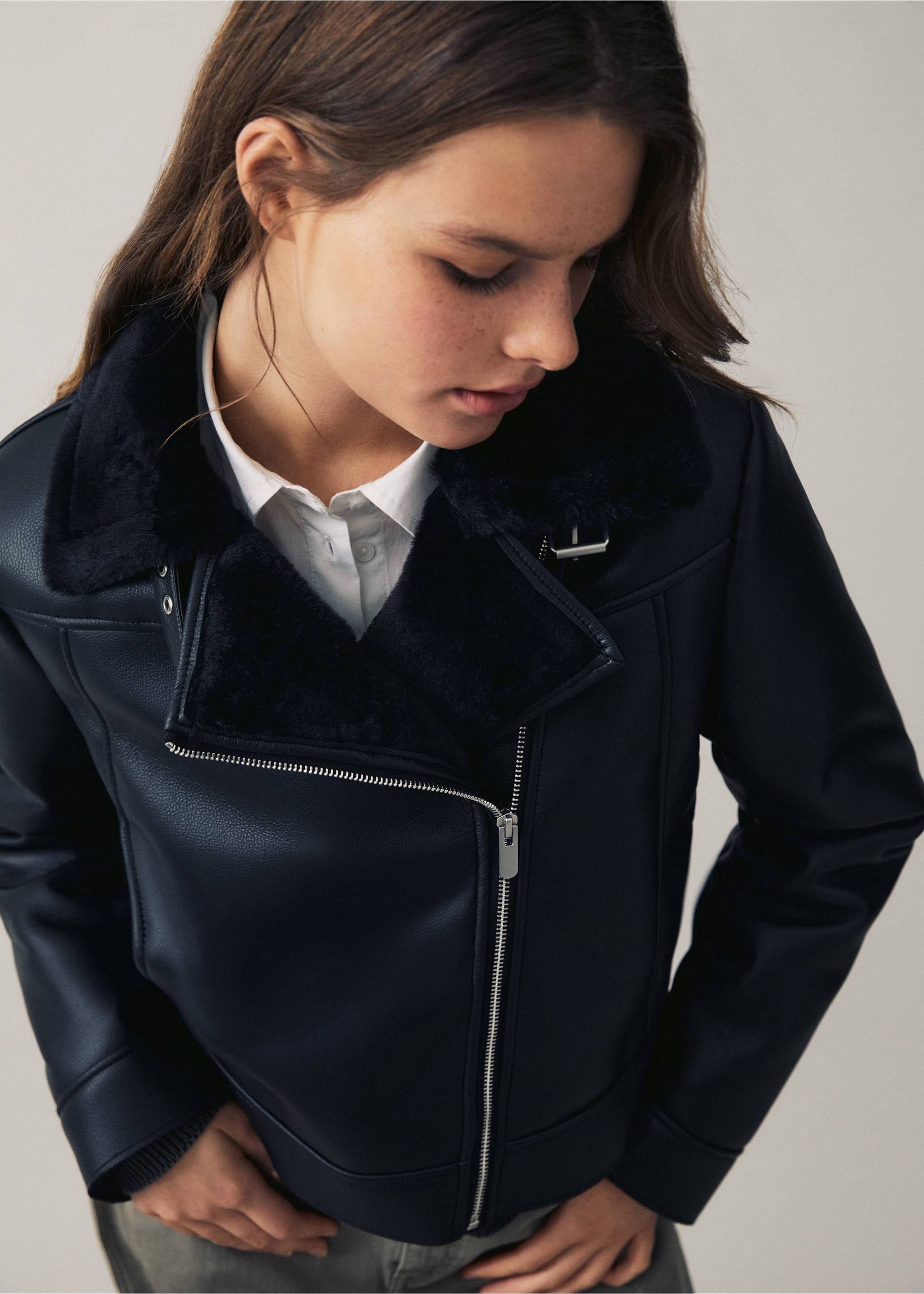 Biker jacket with shearling-effect lining - Details of the article 5, Black. Ref: 67050679-00.