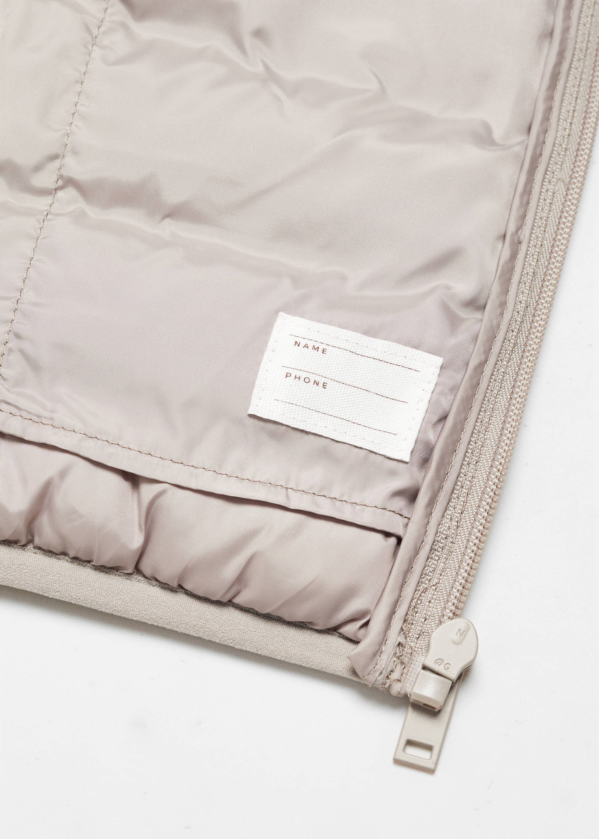 Quilted gilet with hood - Details of the article 8