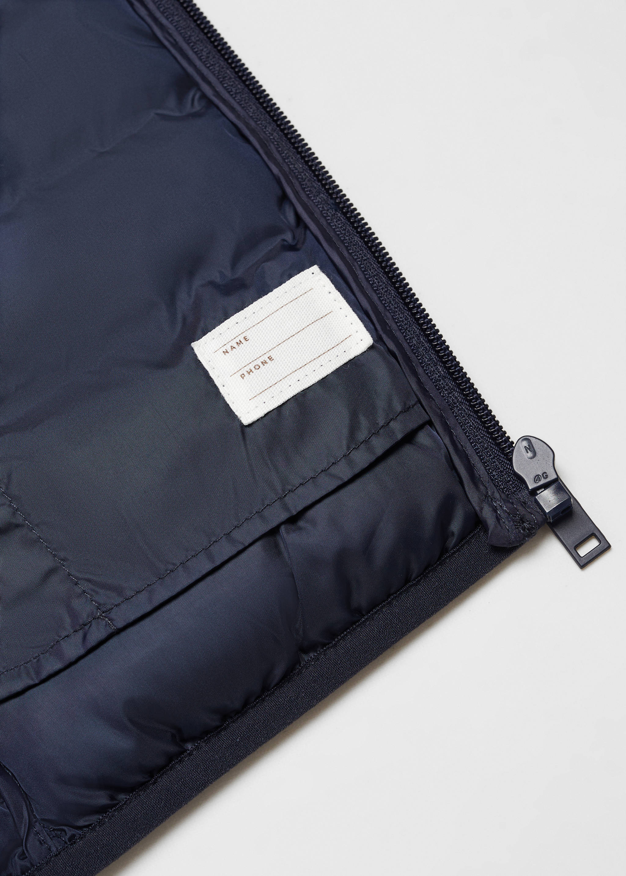 Quilted gilet with hood - Details of the article 8
