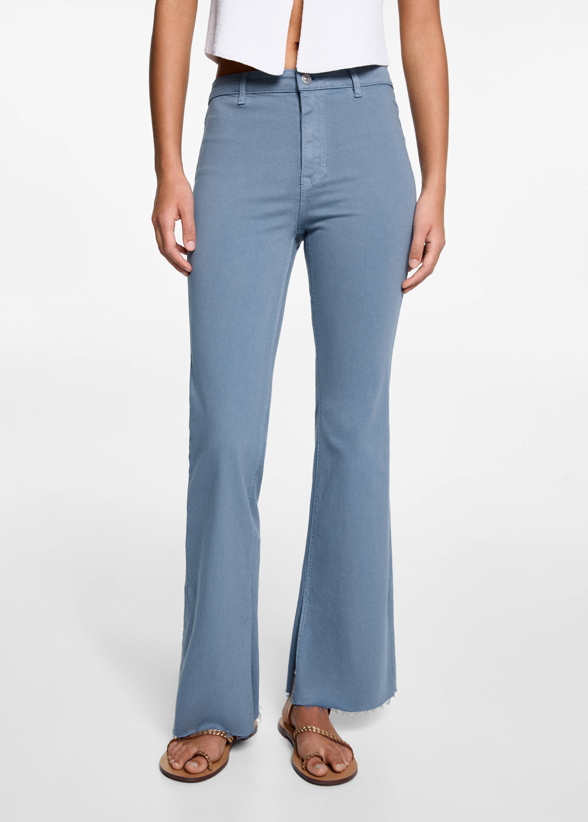 Flared jeans with opening - Details of the article 3
