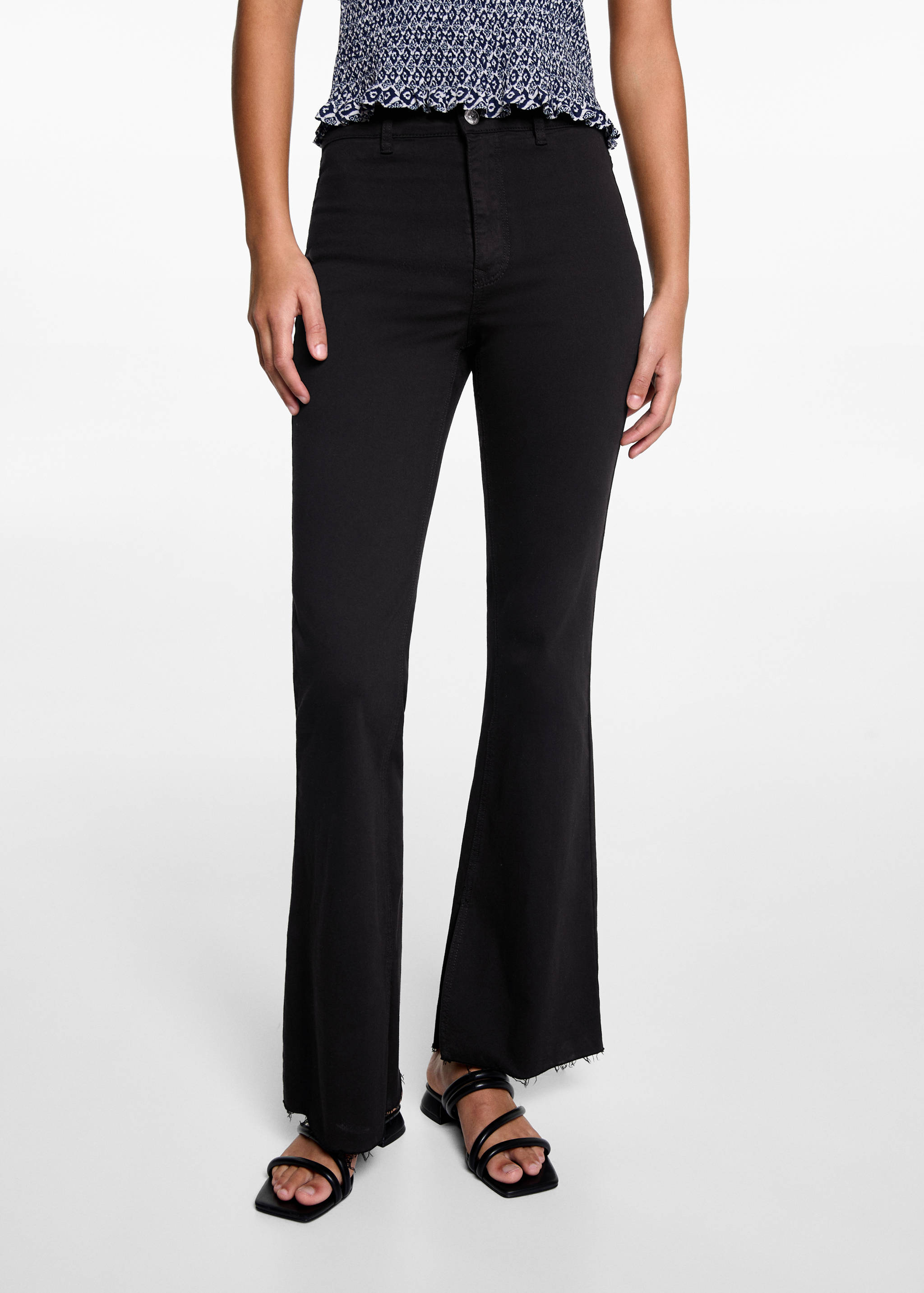 Flared jeans with opening - Details of the article 3