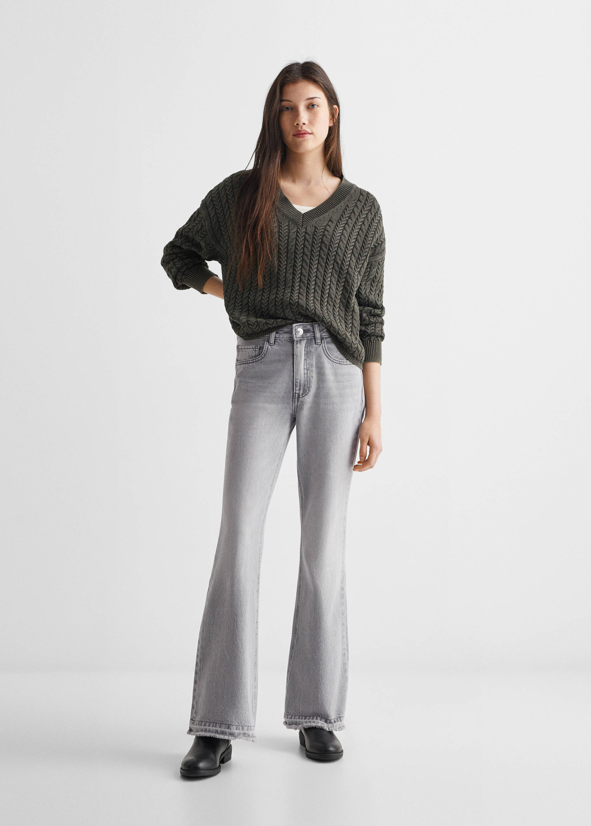 Flared finished jeans - General plane