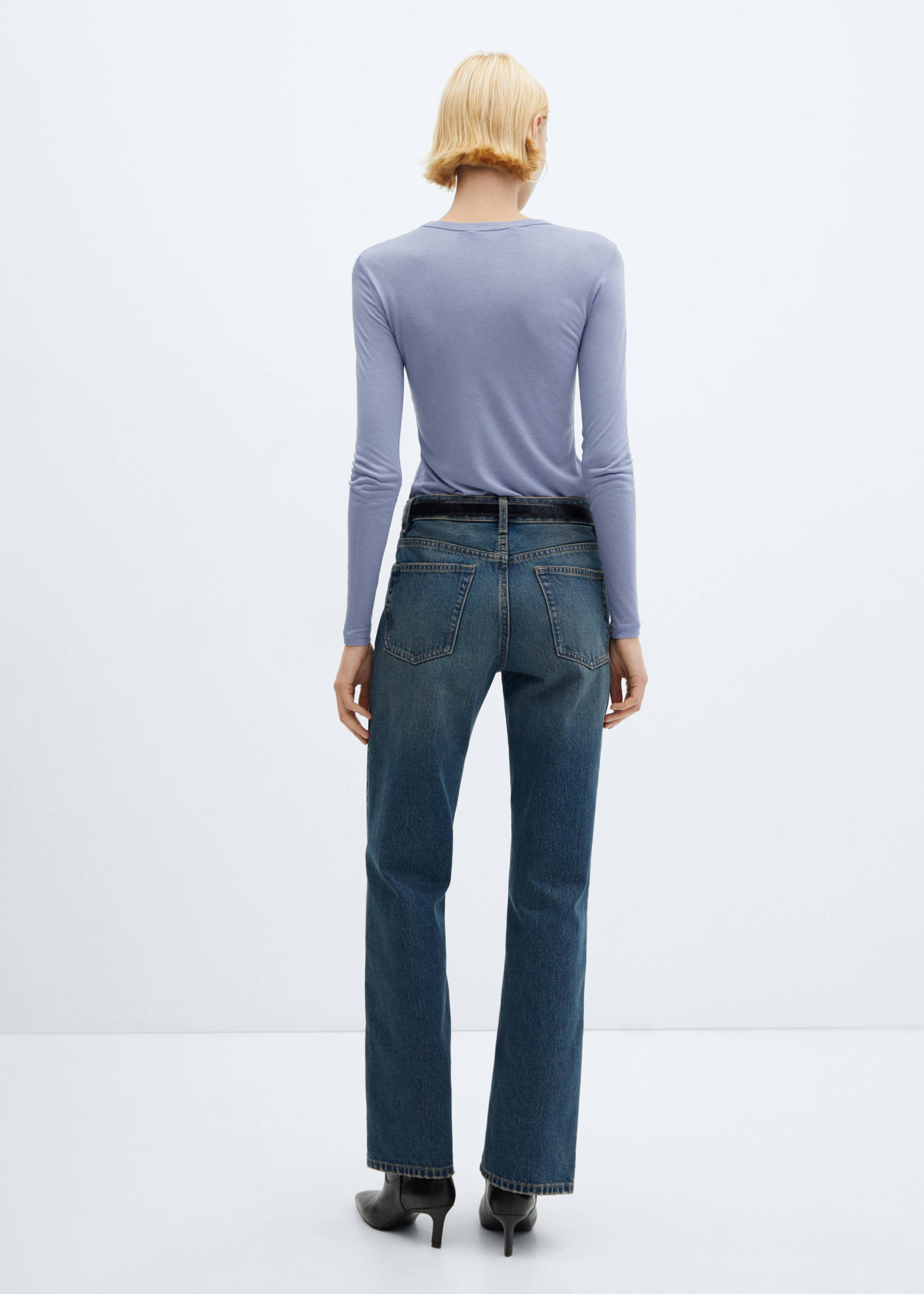 Round-neck long-sleeved t-shirt - Reverse of the article