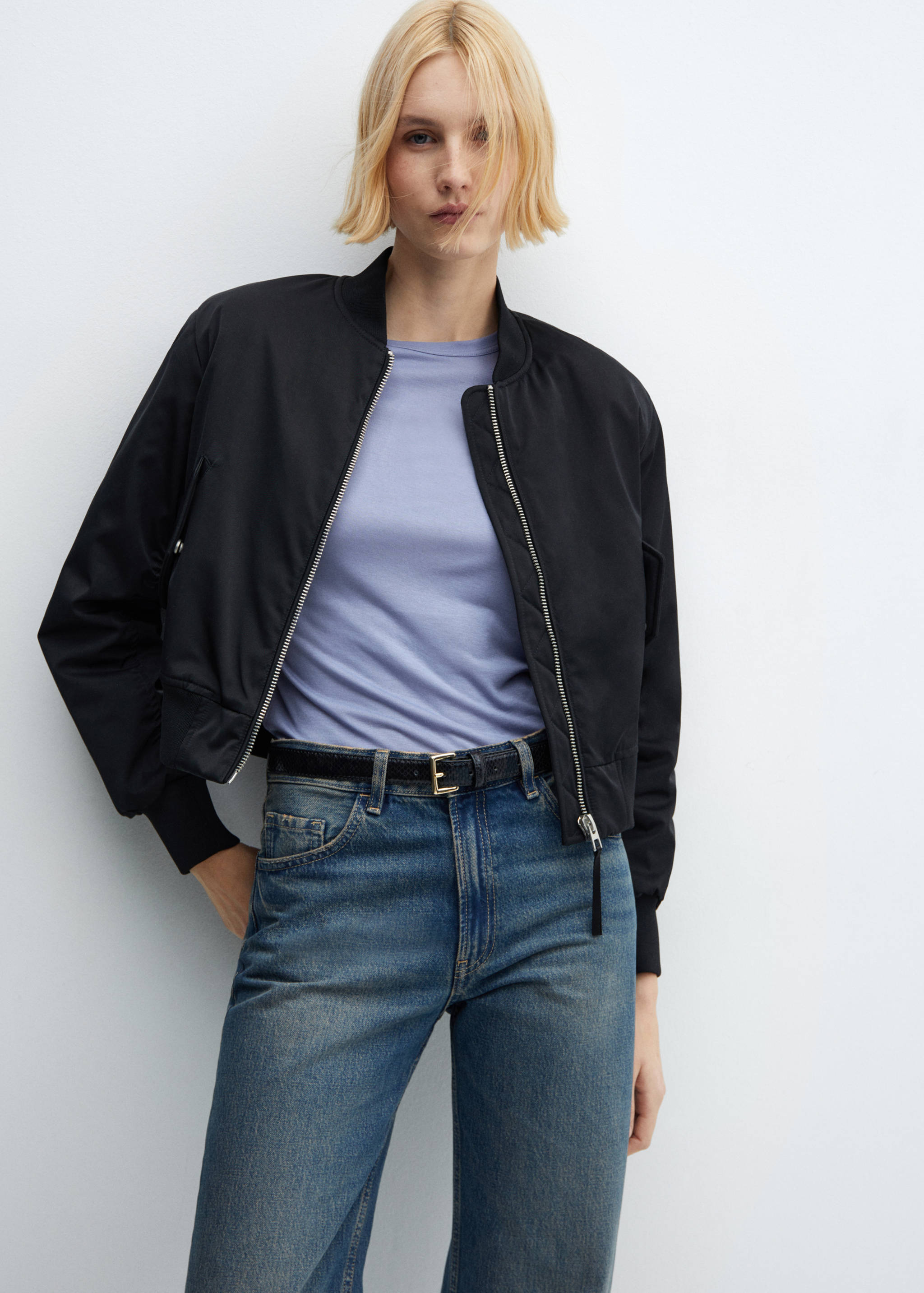 Round-neck long-sleeved t-shirt - Details of the article 2