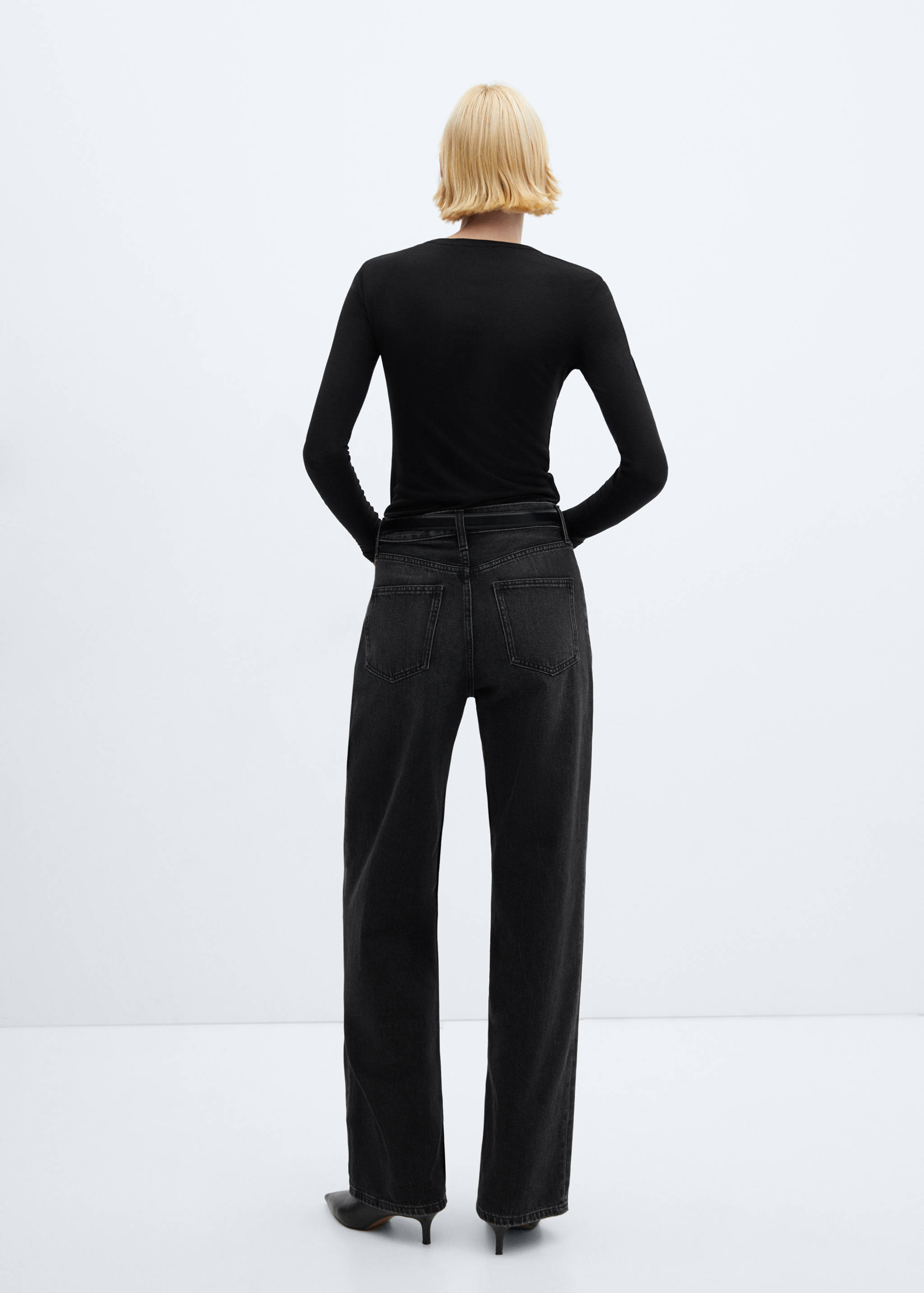 Round-neck long-sleeved t-shirt - Reverse of the article