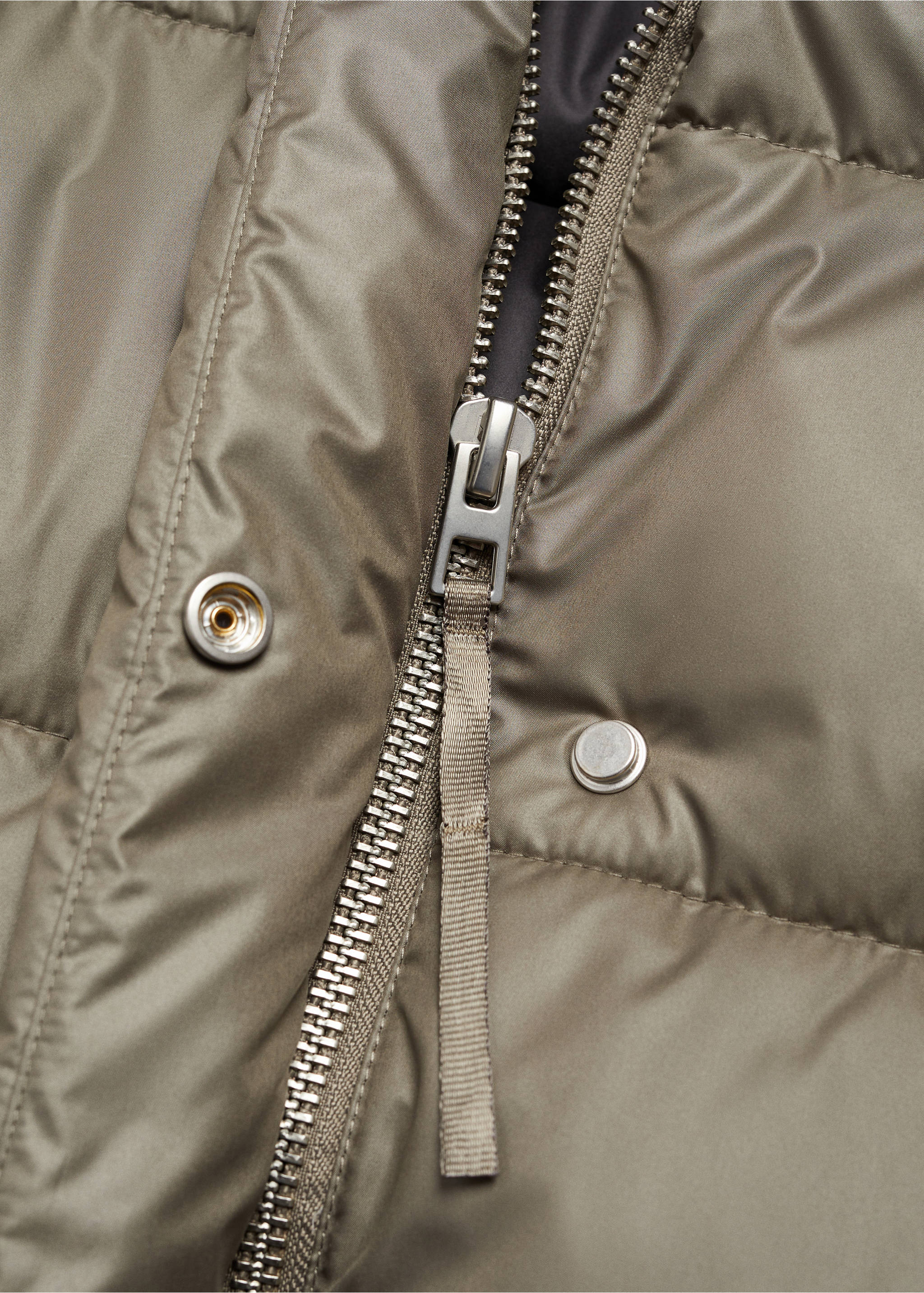 Prošívaná bunda anorak se snímatelnou kapucí - Detail zboží 0, Khaki. Ref: 67053263-00.