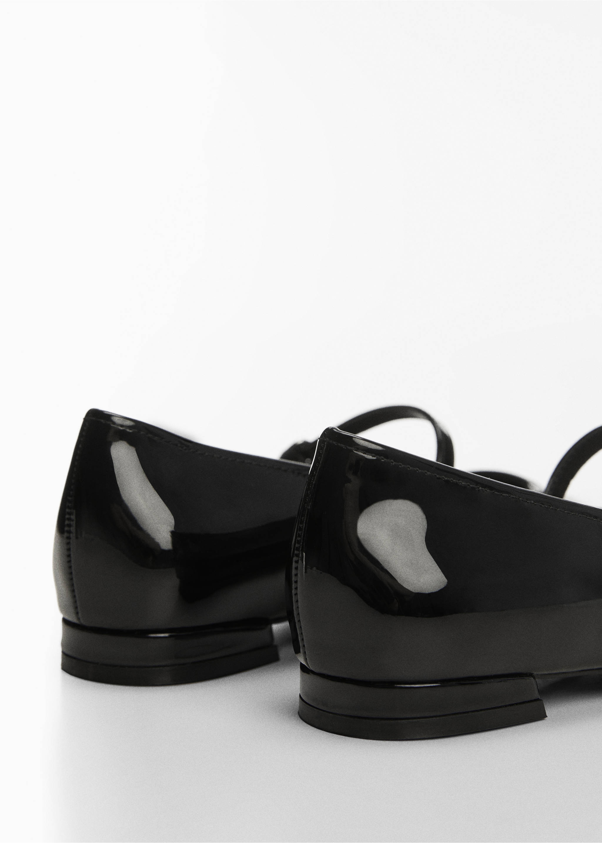 Patent leather-effect ballet flats - Details of the article 2, Black. Ref: 67053690-00.