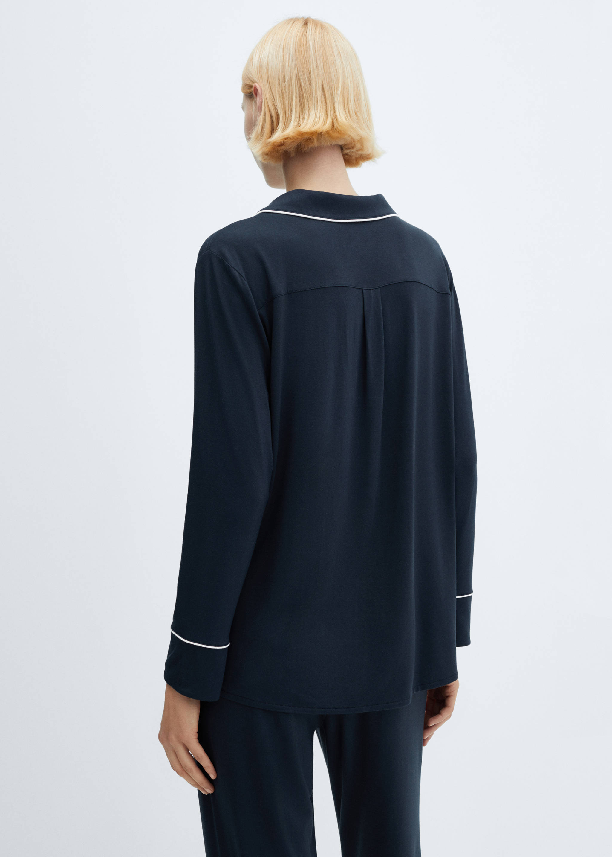 Pyjamahemd mit Borte - Rückseite des Artikels