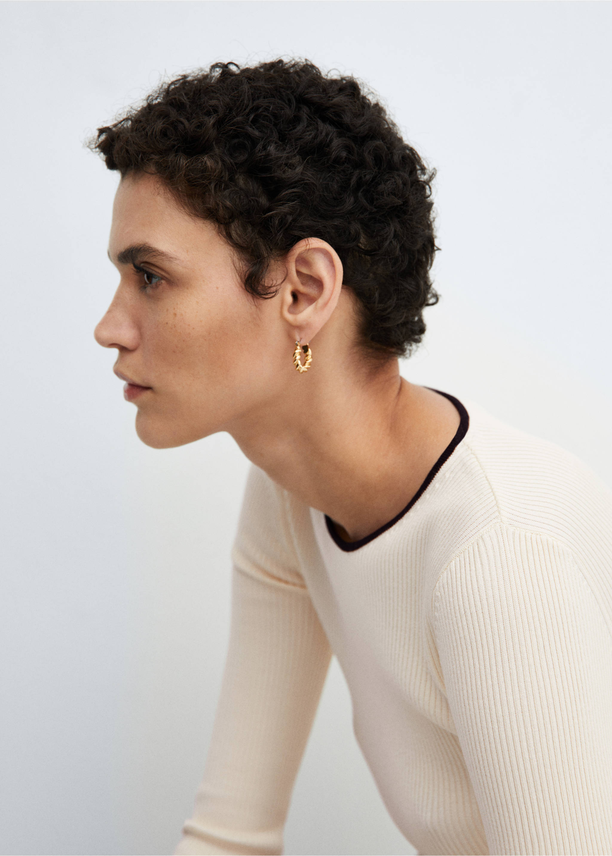 Contrast trim sweater - Details of the article 1, Ecru. Ref: 67054034-00.