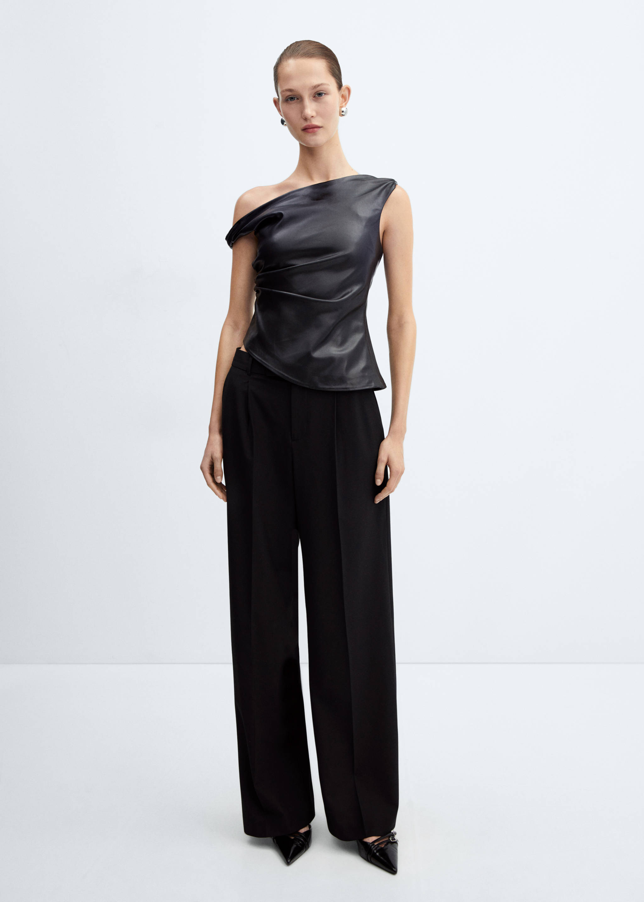 Faux-leather top - General plane