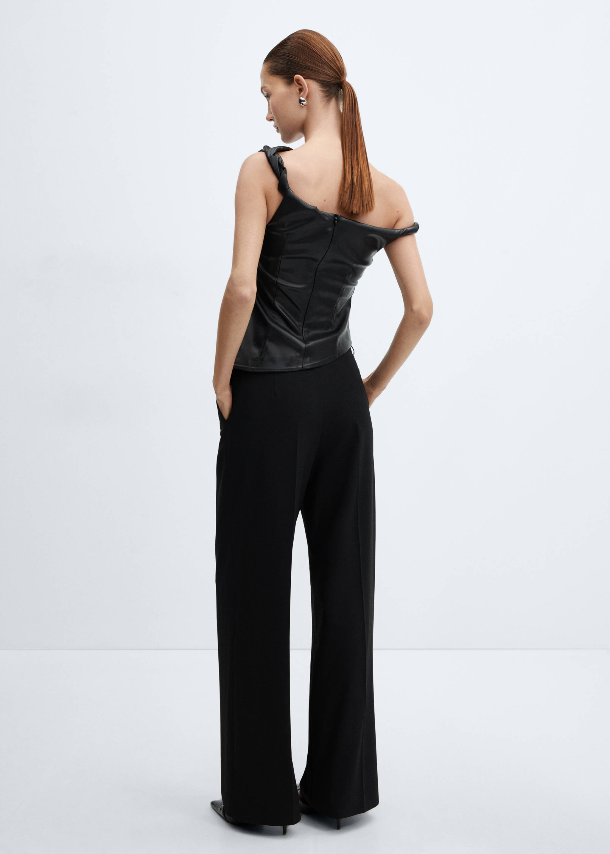 Faux-leather top - Reverse of the article