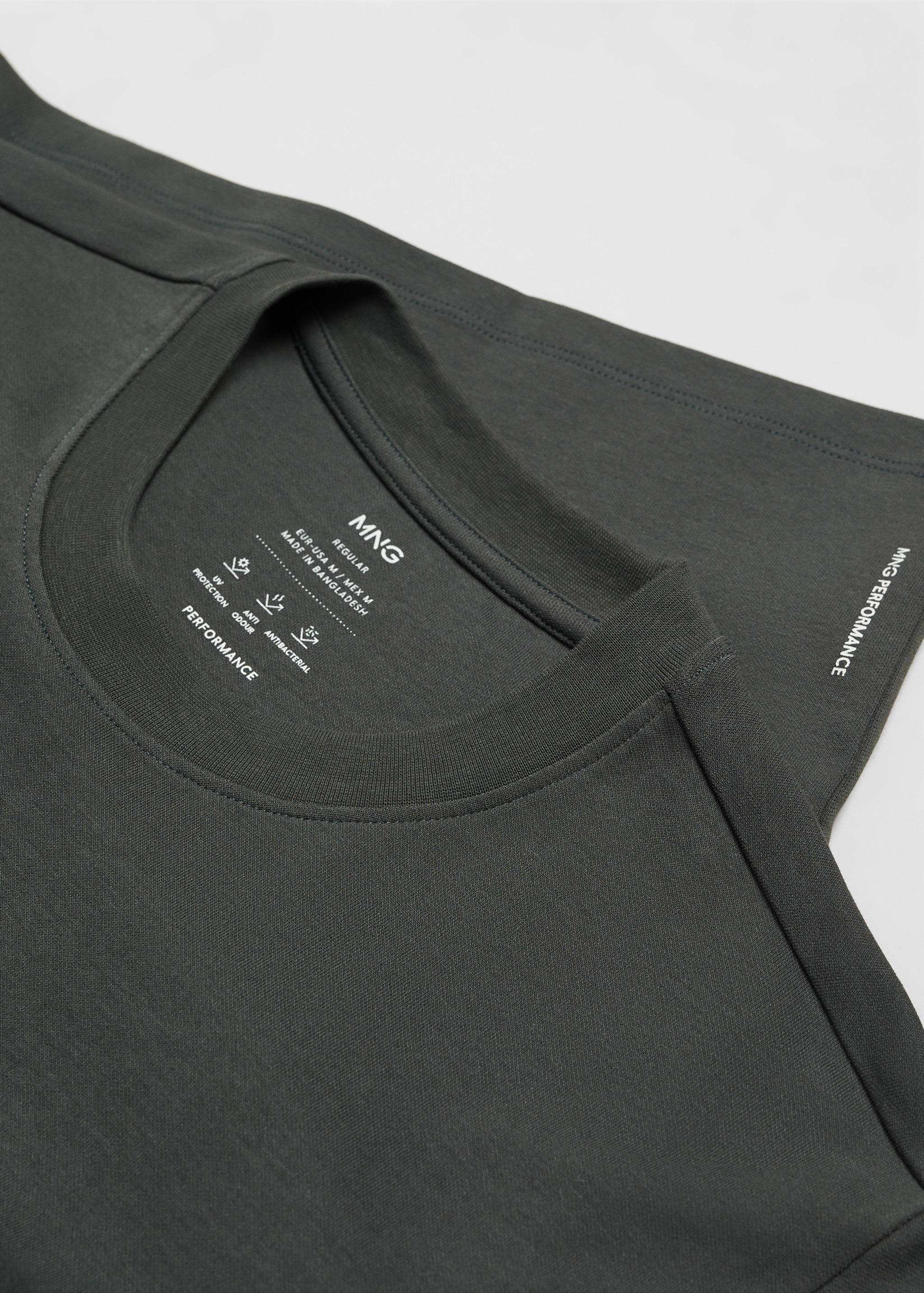 Breathable cotton t-shirt - Details of the article 8
