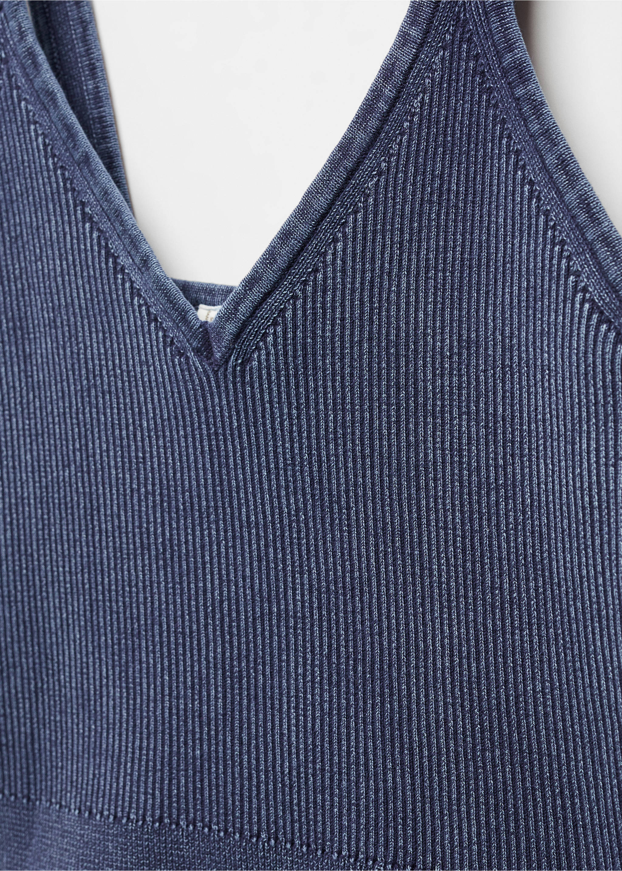 Strap top - Details of the article 8, Indigo Blue. Ref: 67054457-00.