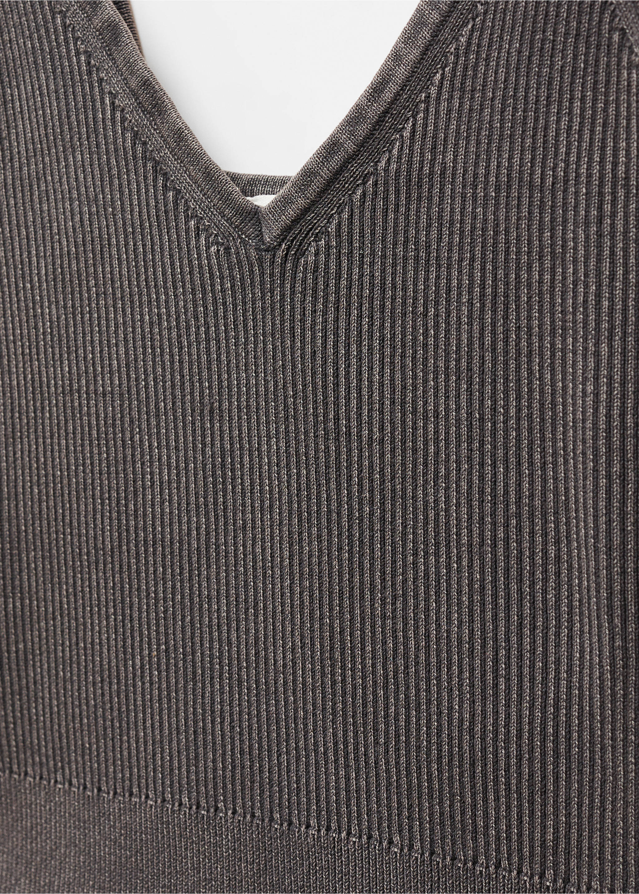 Strap top - Details of the article 8, Charcoal. Ref: 67054457-00.
