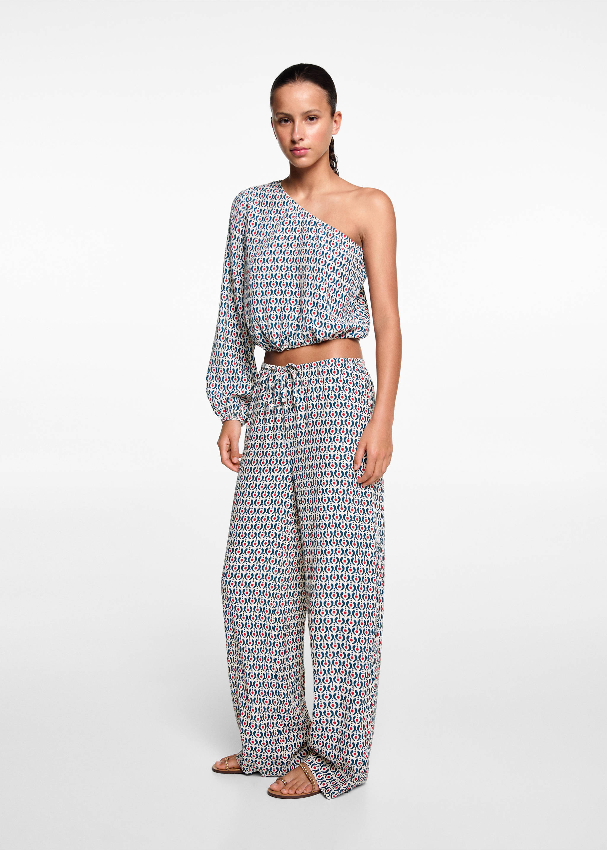 Asymmetrisk bluse med trykk - Total bildeutsnitt, Ecru. Ref: 67054465-00.