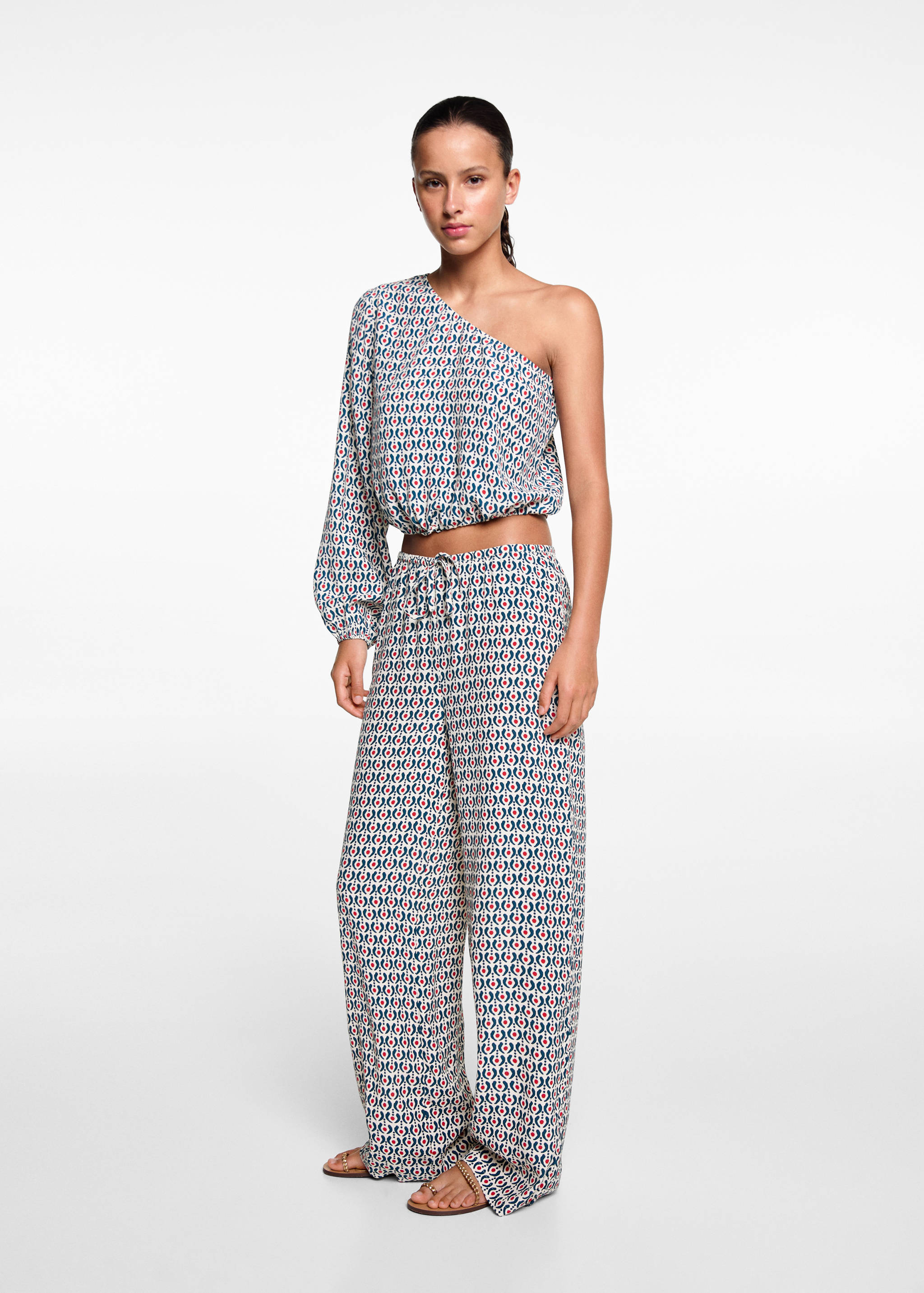 Asymmetrical printed blouse - General plane