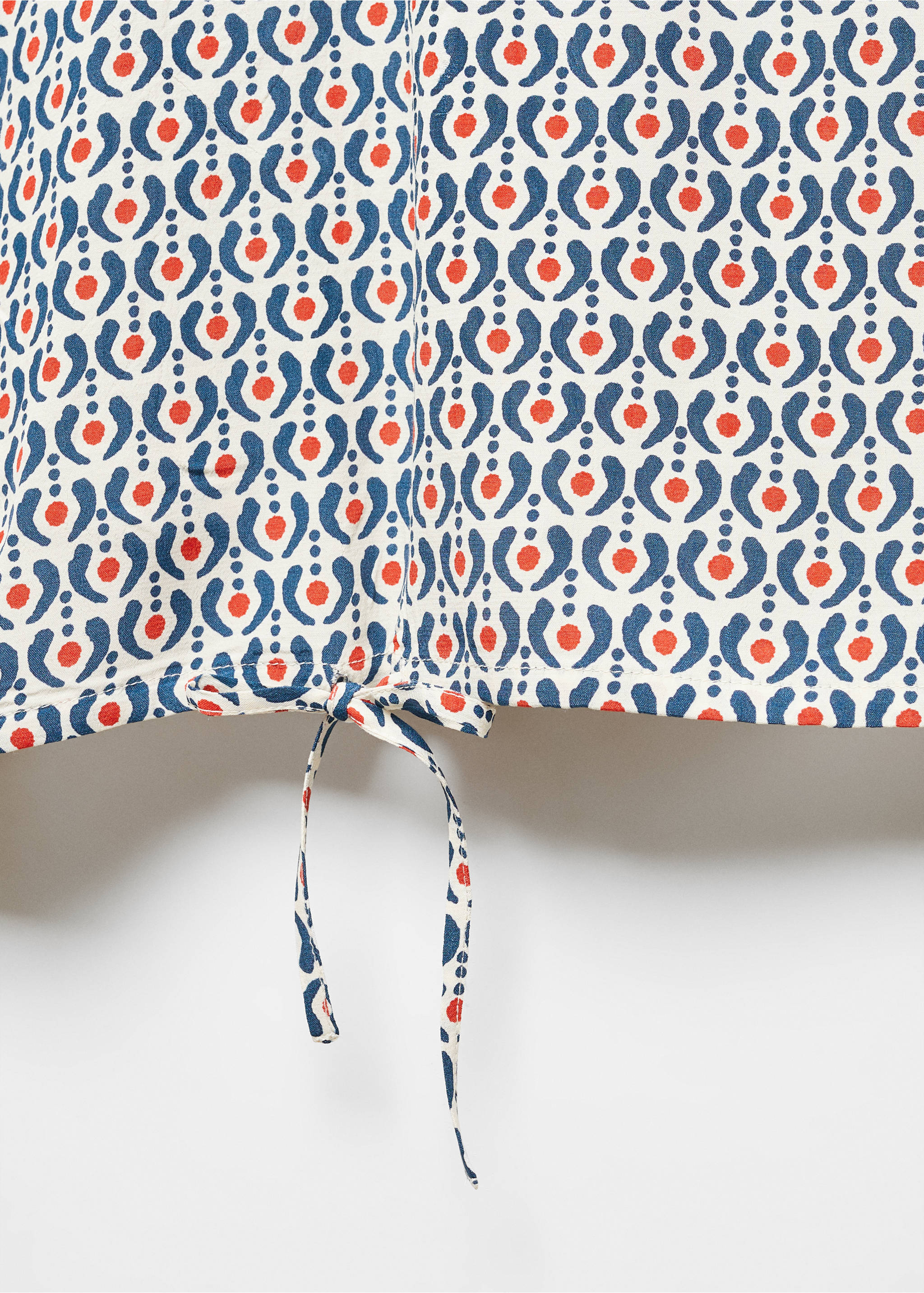 Asymmetrisk bluse med trykk - Artikkeldetalj 8, Ecru. Ref: 67054465-00.